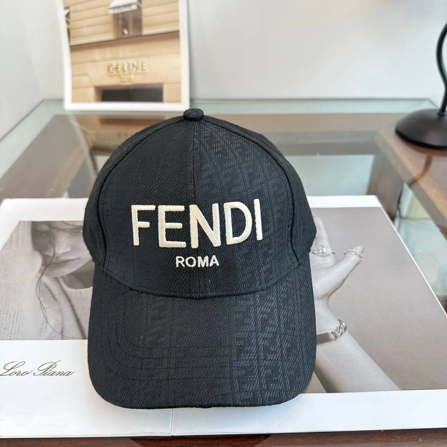 FENDI フェンディ キャップ ベースボールキャップ フェンディロゴ刺繍 ローキャップ コットン アジャスター付き メンズ レディース ユニセックス - 画像 12