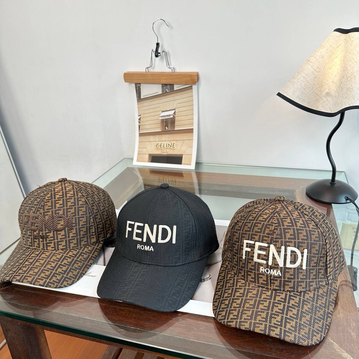 FENDI フェンディ キャップ ベースボールキャップ フェンディロゴ刺繍 ローキャップ コットン アジャスター付き メンズ レディース ユニセックス - 画像 14