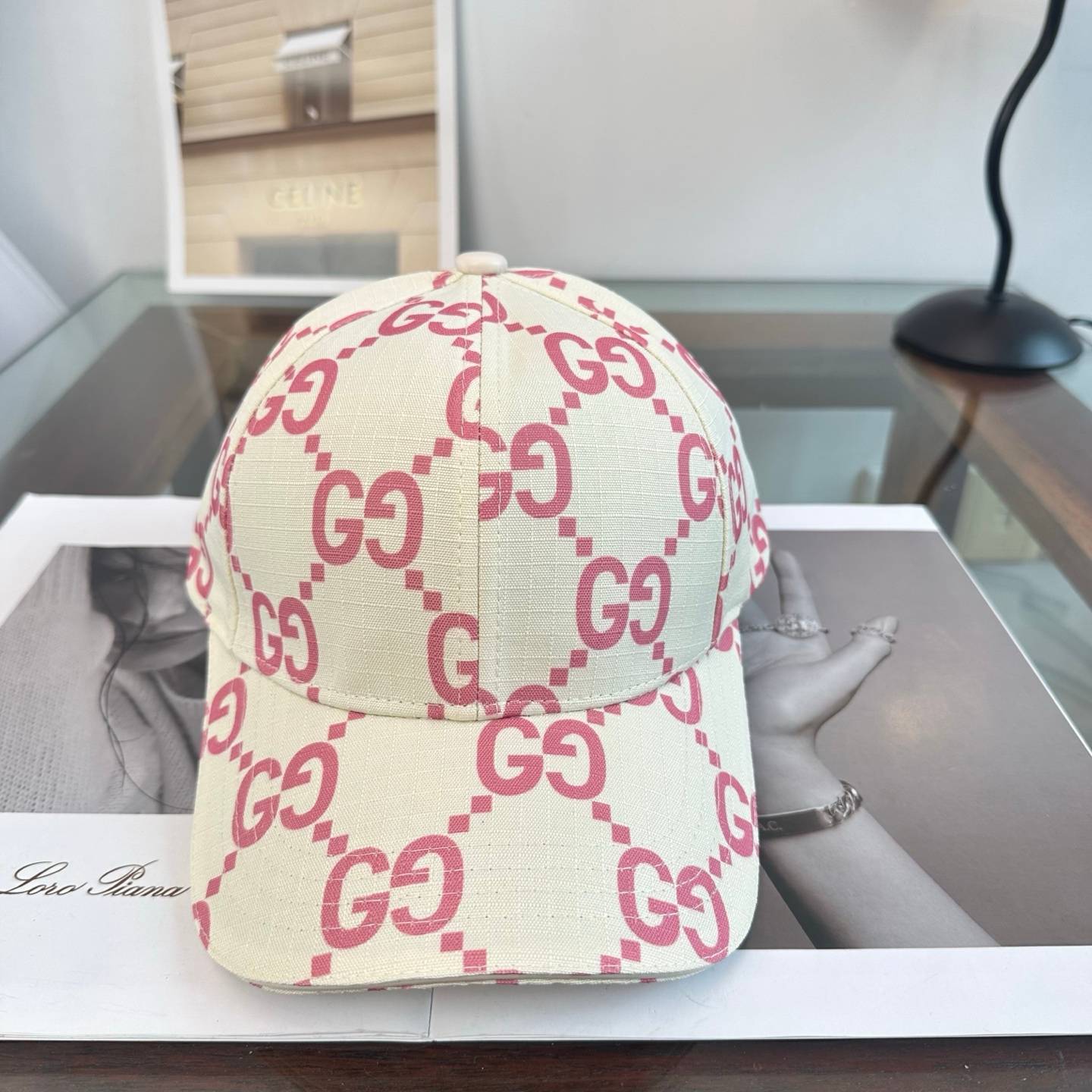 GUCCI グッチ ベースボールキャップ ロゴ刺繍 ローキャップ コットン ストリート ユニセックス ブラック ホワイト ネイビー カーキ ベージュ - 画像 2
