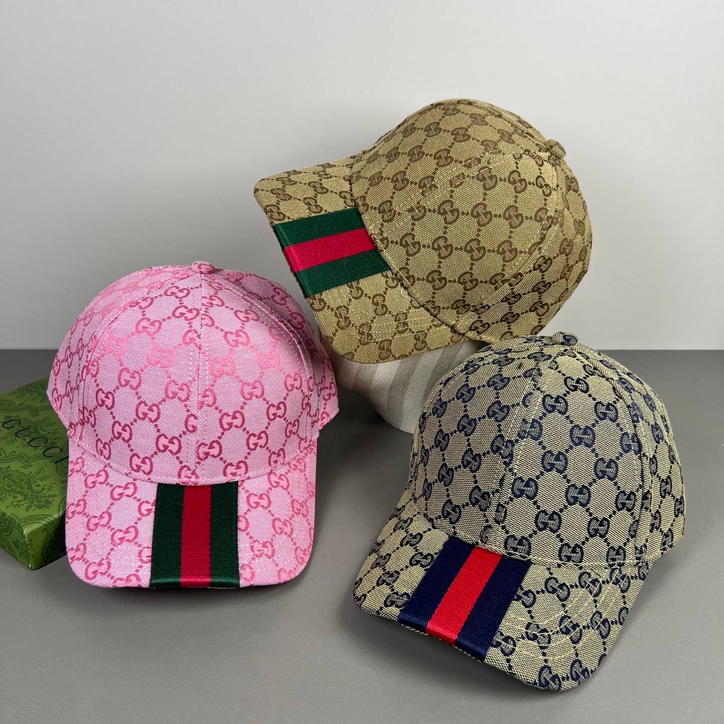 GUCCI グッチ ベースボールキャップ グッチロゴ刺繍 ローキャップ コットン ストリート ユニセックス サイズ調整可能 - 画像 5