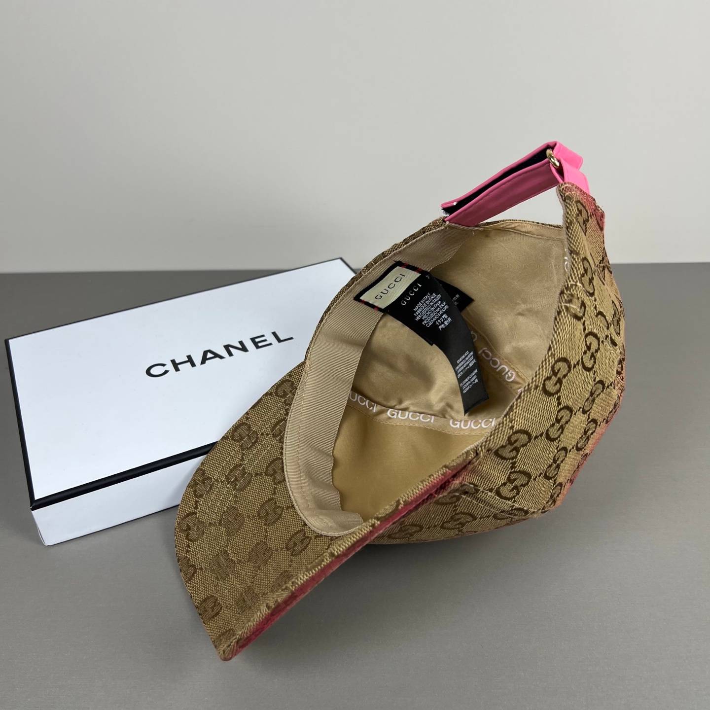 GUCCI グッチ ベースボールキャップ ロゴ刺繍 キャップ メンズ レディース ユニセックス コットン ストリート 古着風 サイズ調整可能 アジャスター付き