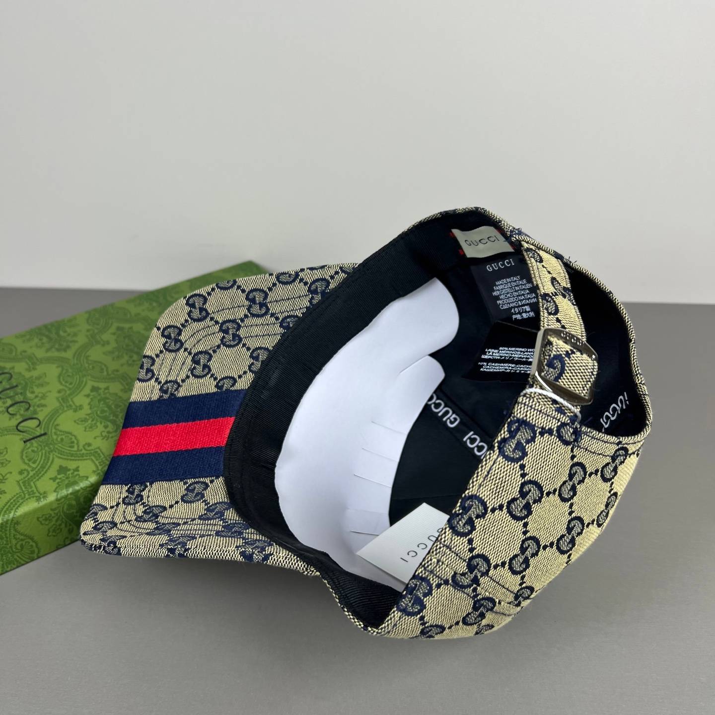 GUCCI グッチ ベースボールキャップ ロゴ刺繍 ローキャップ コットン ストリート 古着風 ユニセックス ブラック ホワイト - 画像 3