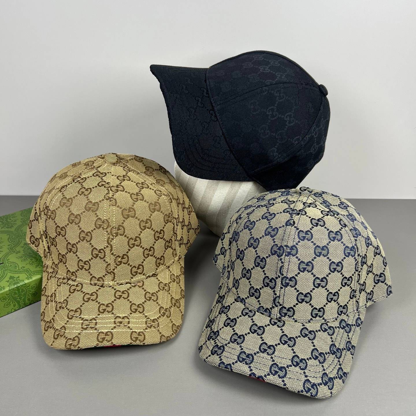 GUCCI グッチ ベースボールキャップ ロゴ刺繍 デニム風 ローキャップ ストリート ユニセックス ブラック ベージュ ネイビー - 画像 2