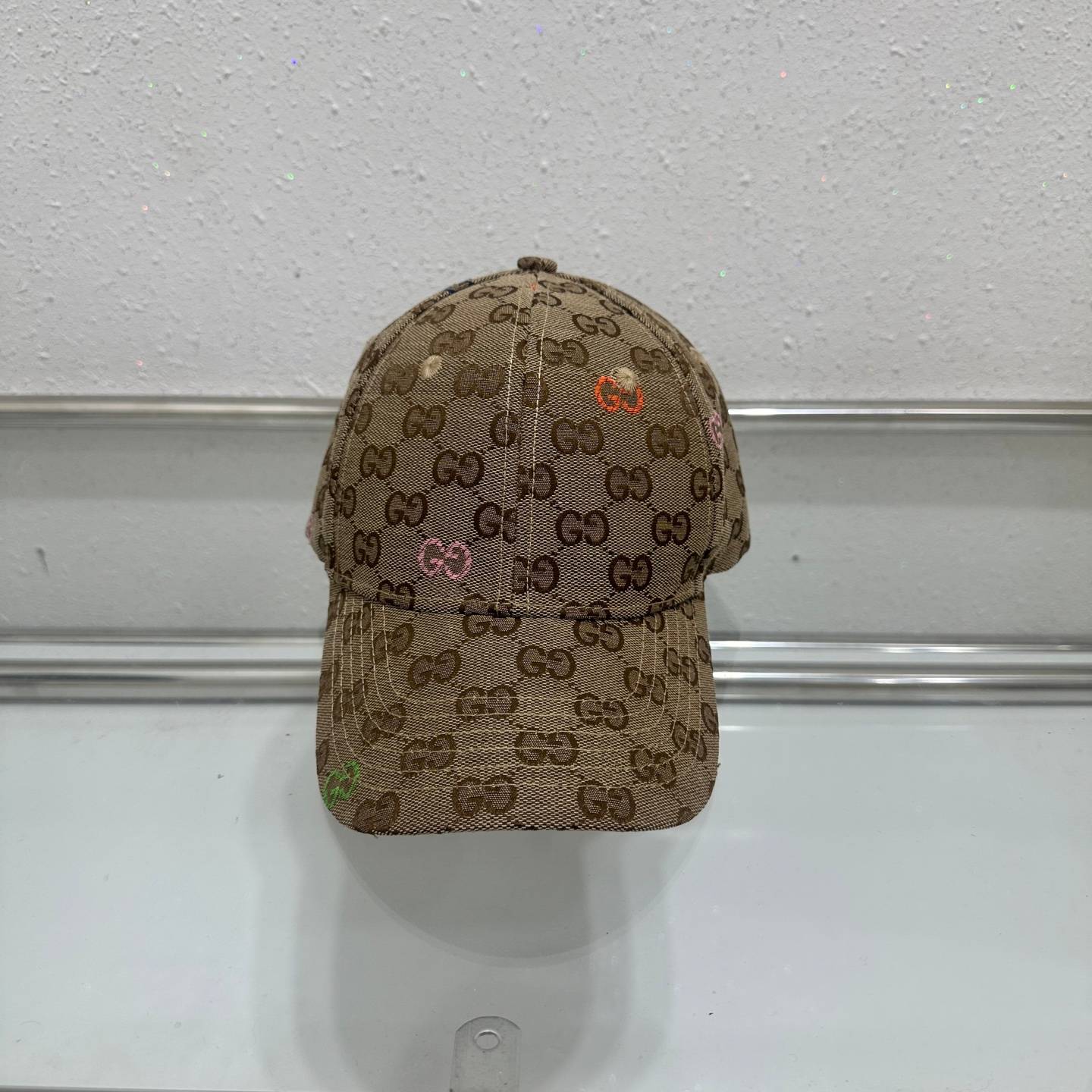 GUCCI グッチ ベースボールキャップ ロゴ刺繍 デニム風 ローキャップ ストリート ユニセックス ブラック ベージュ ネイビー - 画像 4