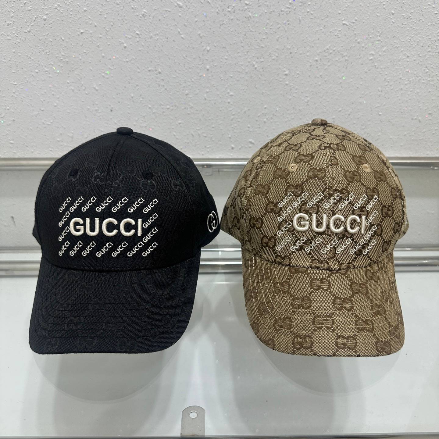 GUCCI グッチ ベースボールキャップ ロゴ刺繍 ボックスロゴ ローキャップ コットン ストリート ユニセックス ブラック ベージュ - 画像 2