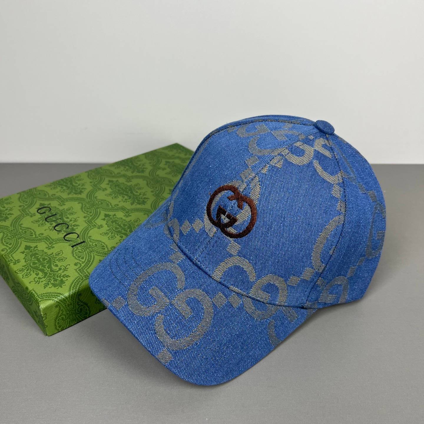 GUCCI グッチ ベースボールキャップ ロゴ刺繍 デニム ローキャップ ストリート ユニセックス ブラック - 画像 2