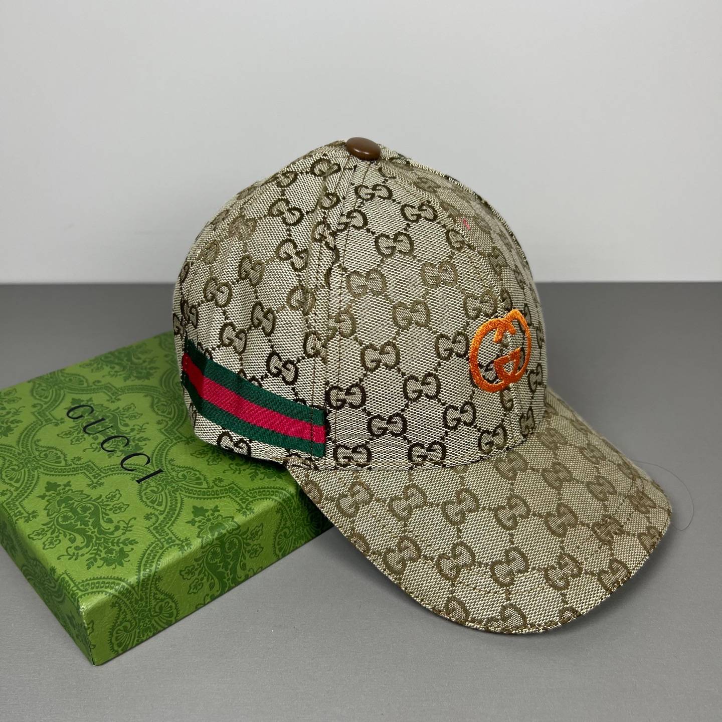 GUCCI グッチ ベースボールキャップ ロゴ刺繍 ワッペン ローキャップ コットン ストリート メンズ レディース ユニセックス