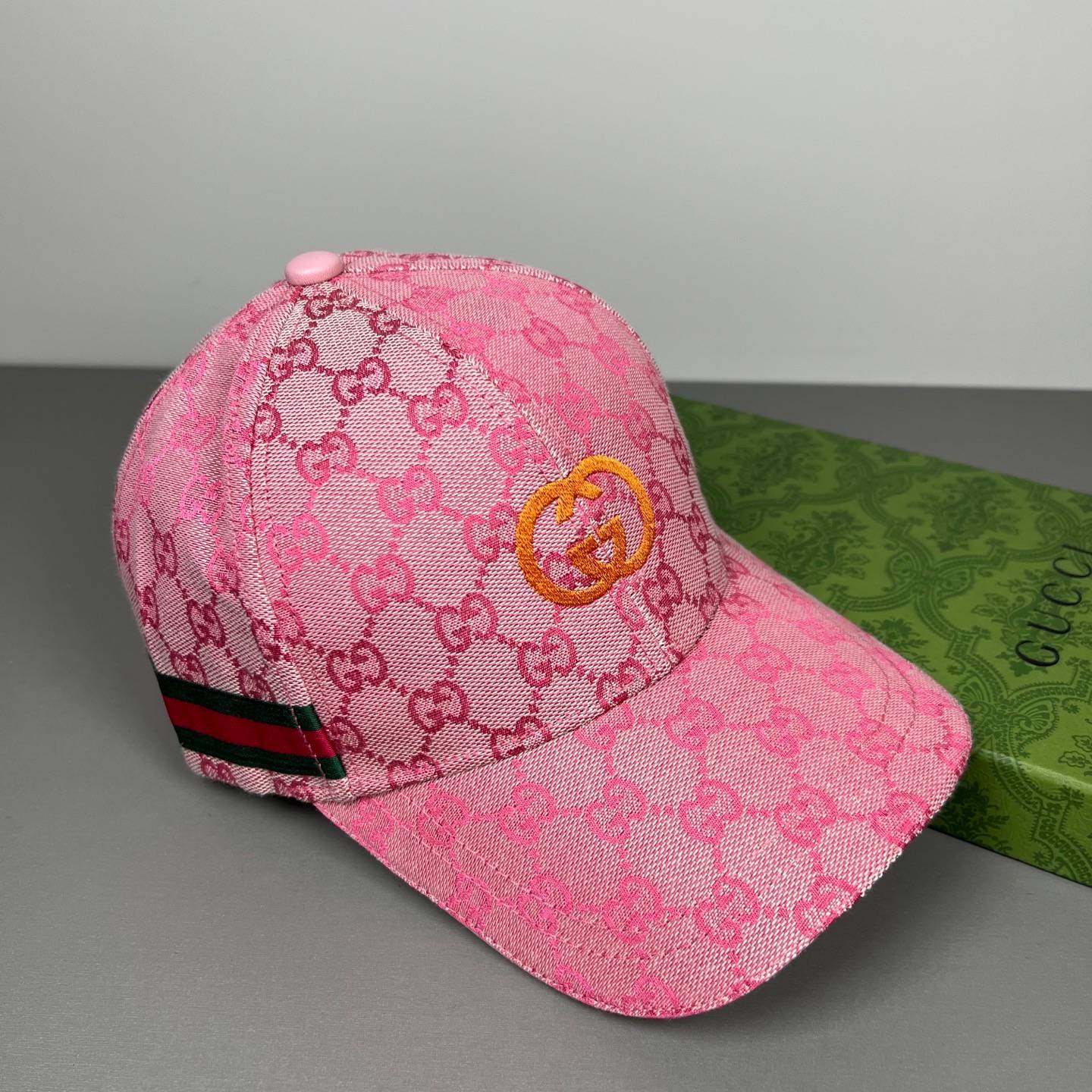 GUCCI グッチ ベースボールキャップ ロゴ刺繍 ワッペン ローキャップ コットン ストリート メンズ レディース ユニセックス - 画像 3