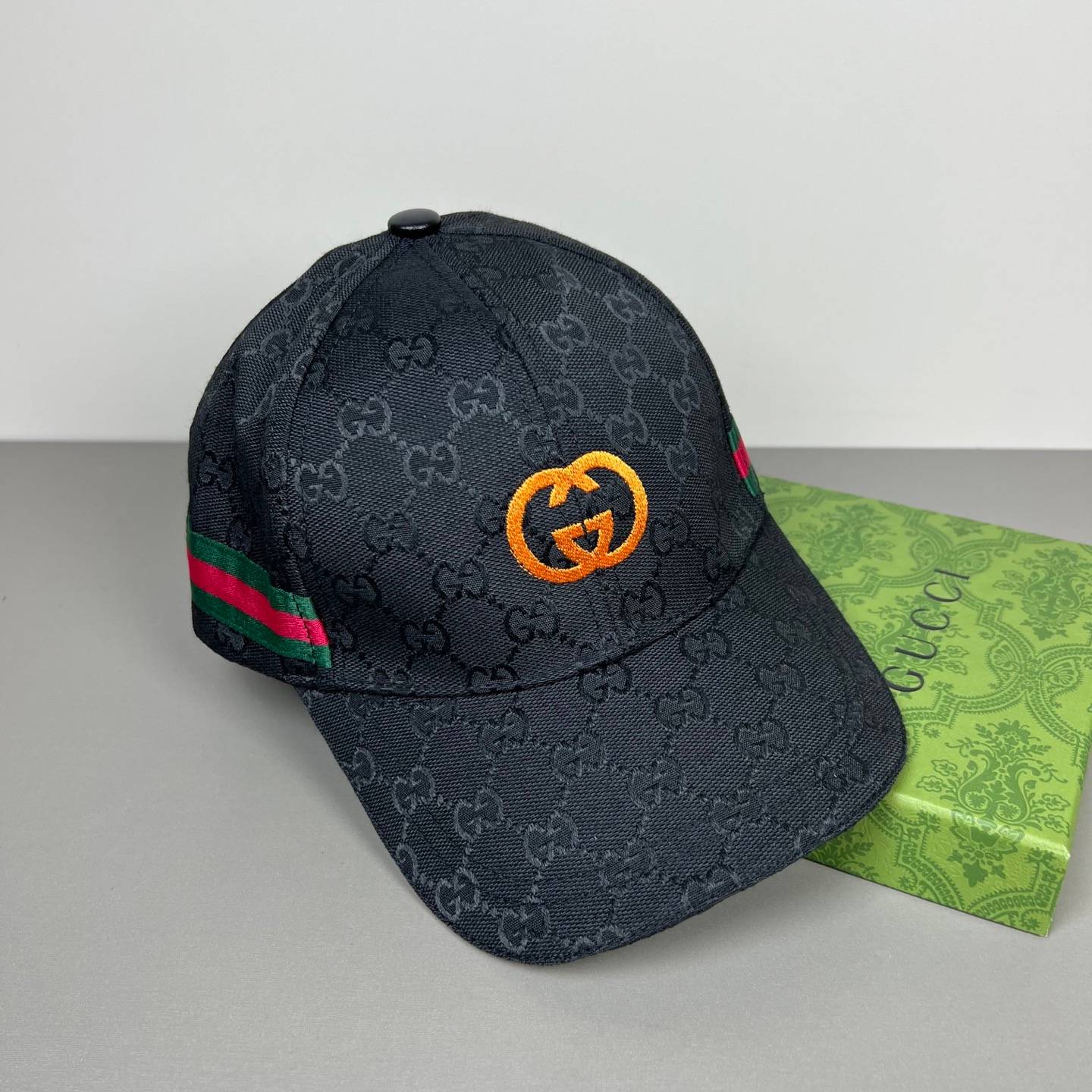 GUCCI グッチ ベースボールキャップ ロゴ刺繍 ワッペン ローキャップ コットン ストリート メンズ レディース ユニセックス - 画像 5