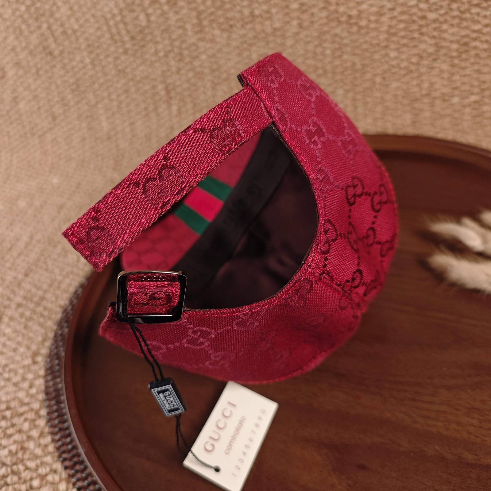 GUCCI グッチ ベースボールキャップ ロゴ刺繍 ローキャップ コットン カジュアル ストリート ユニセックス