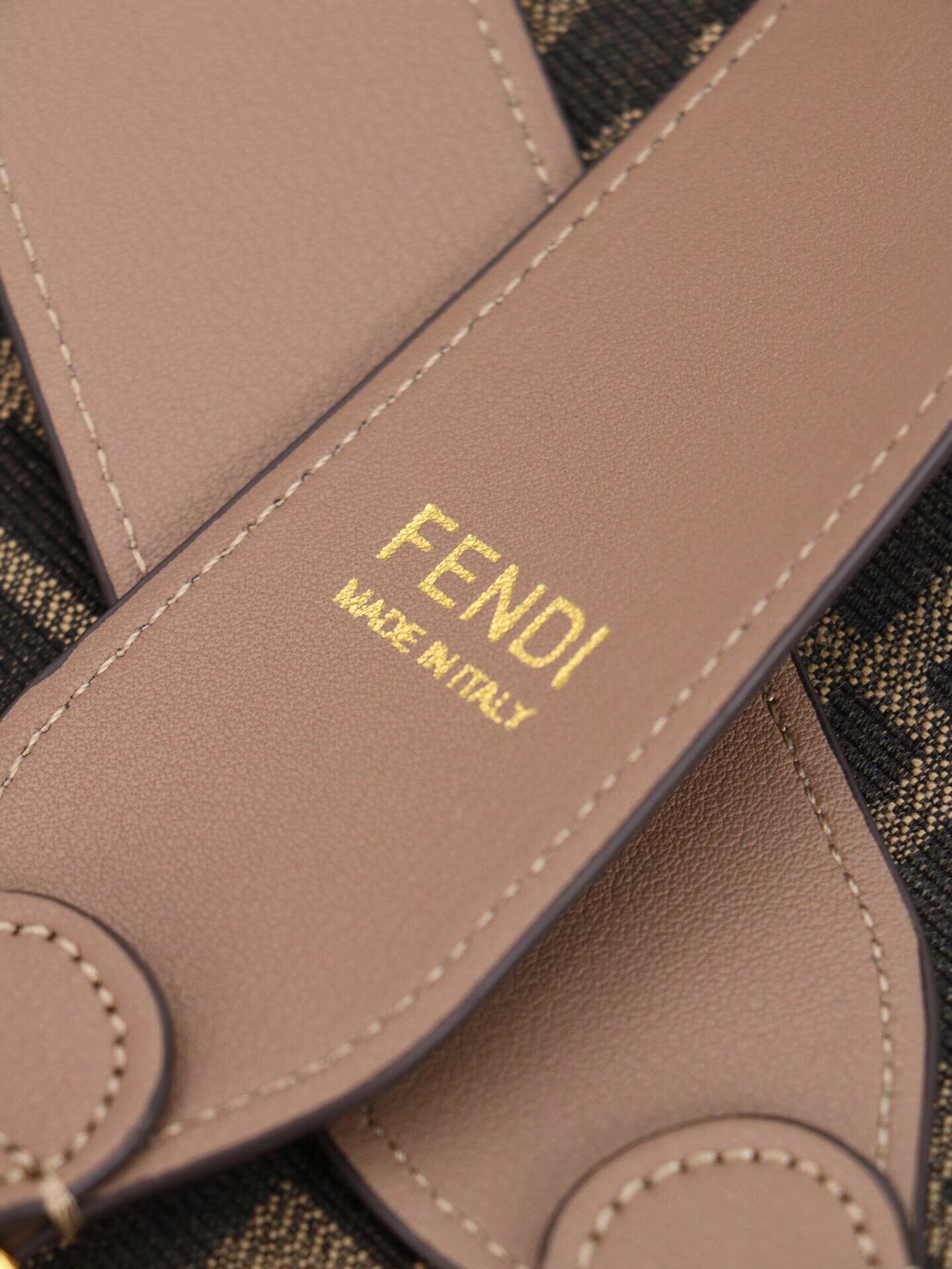FENDI デニムトートバッグ 茶色ハンドル  トートバッグ　レディース　メンズ　ショルダーバッグ🎩 - 画像 8