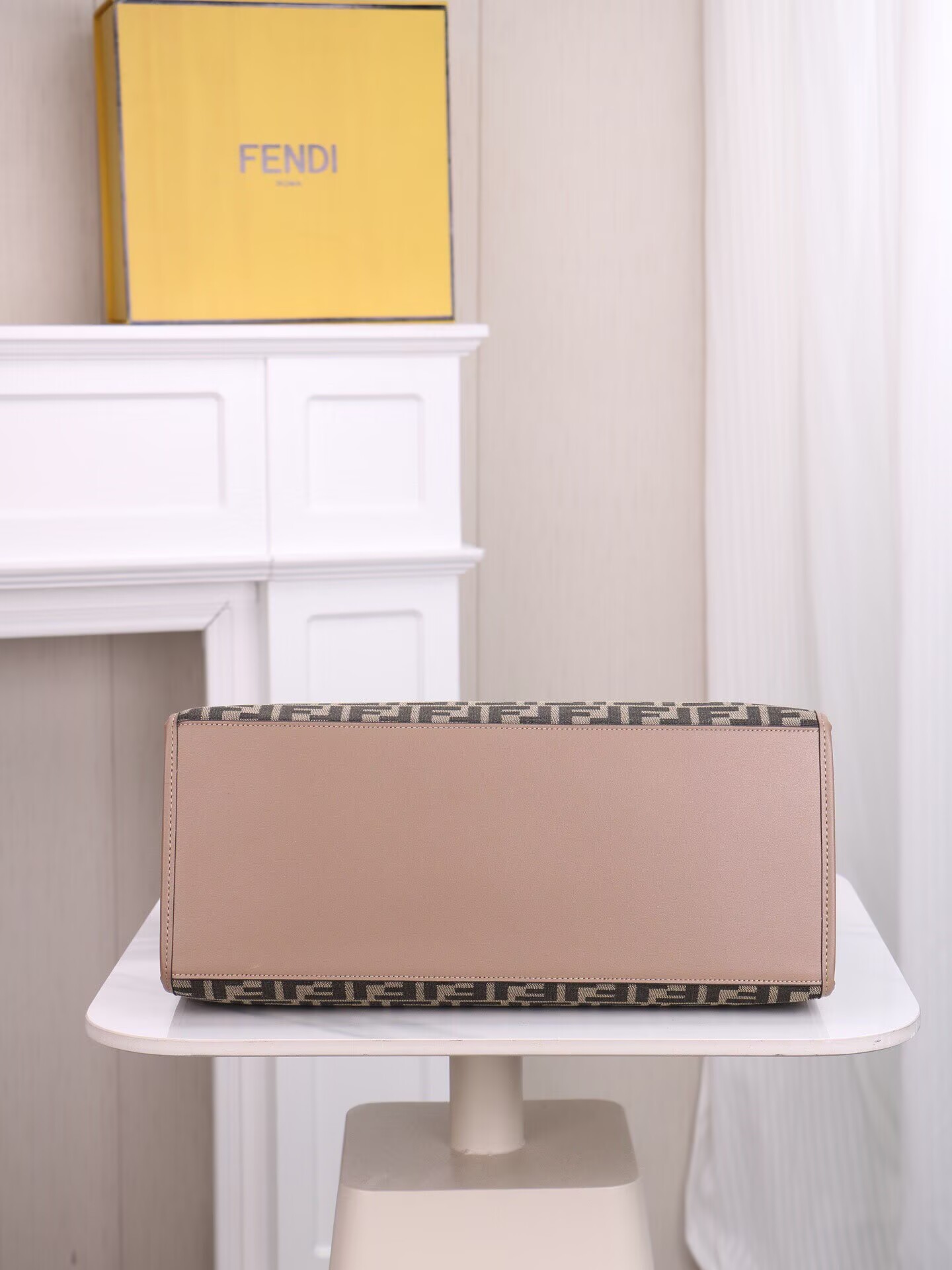 FENDI デニムトートバッグ 茶色ハンドル  トートバッグ　レディース　メンズ　ショルダーバッグ🎩 - 画像 4
