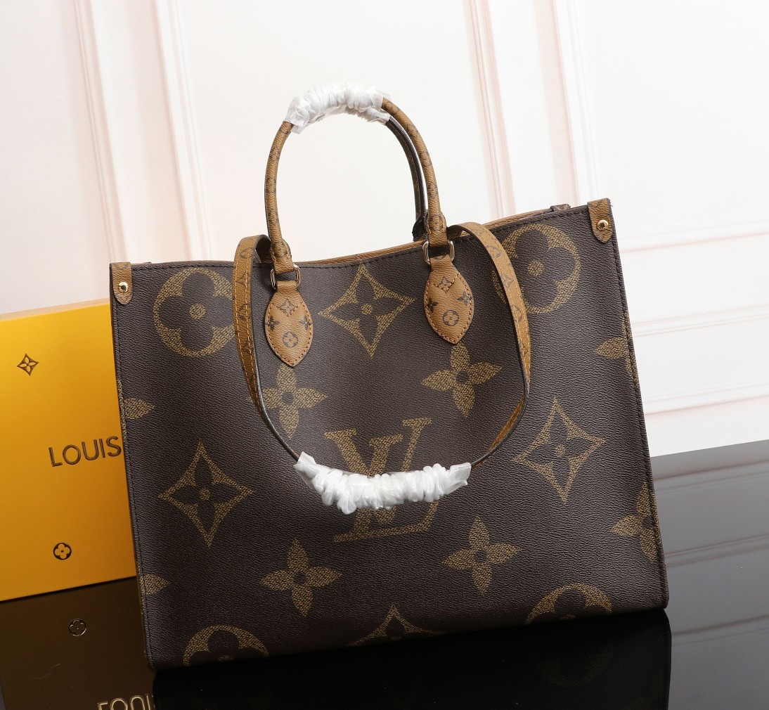 ルイヴィトン　トートバッグ　ショルダーバッグ　オンザゴーMM　モノグラム　ブラウン　レディース　LOUIS VUITTON　A4対応