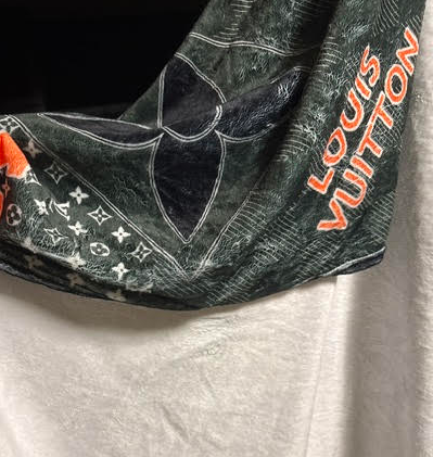 オシャレ掛け毛布　Louis Vuitton　ルイヴィトン　ブランケット　暖かい　ふわふわ　ソファー用/お昼寝用/ベッド用/カー用品　ブラック - 画像 2