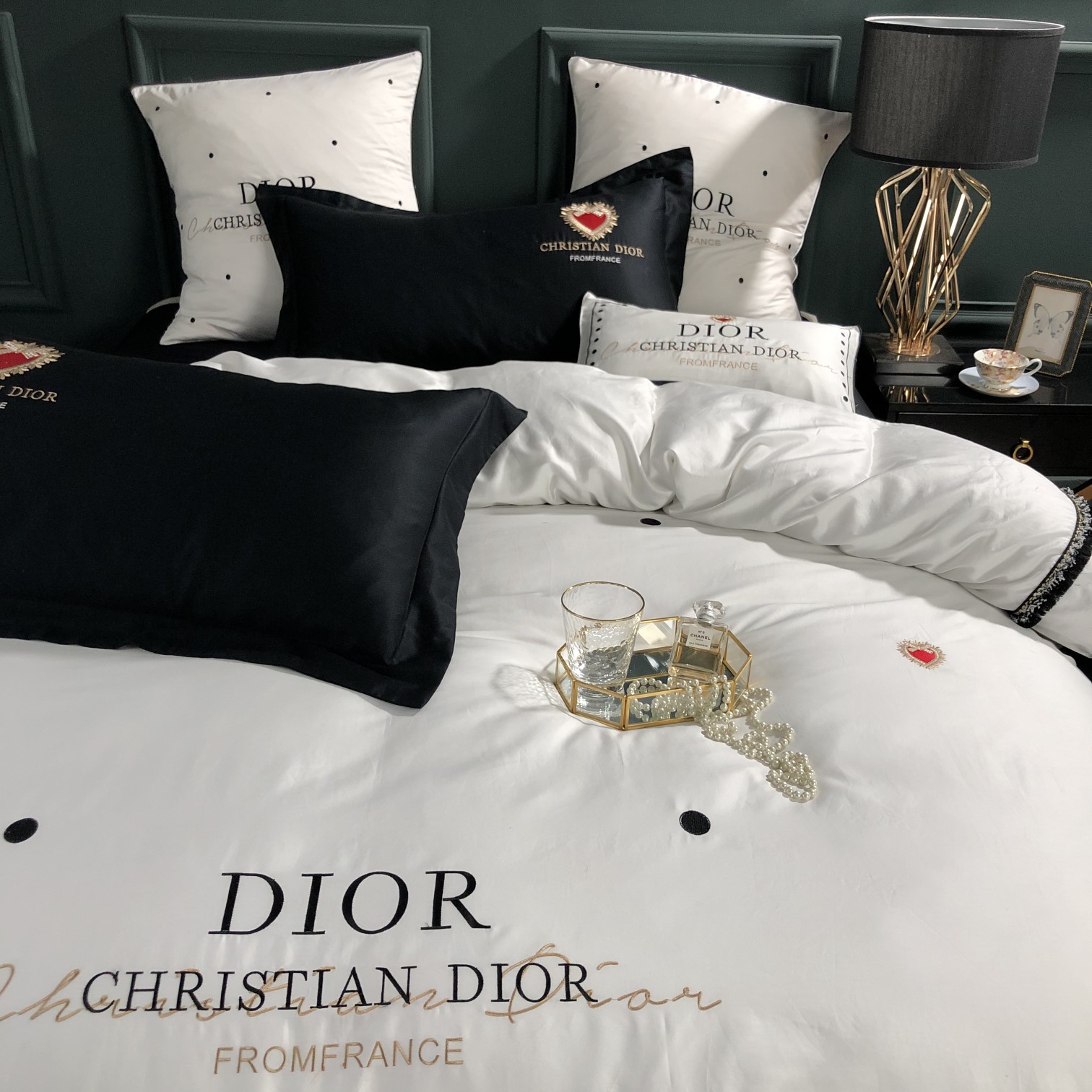 Dior　ディオール　掛け布団カバー4点セット　ベッド寝具　ボックスシーツ/枕カバー　コットン刺繍　2種類