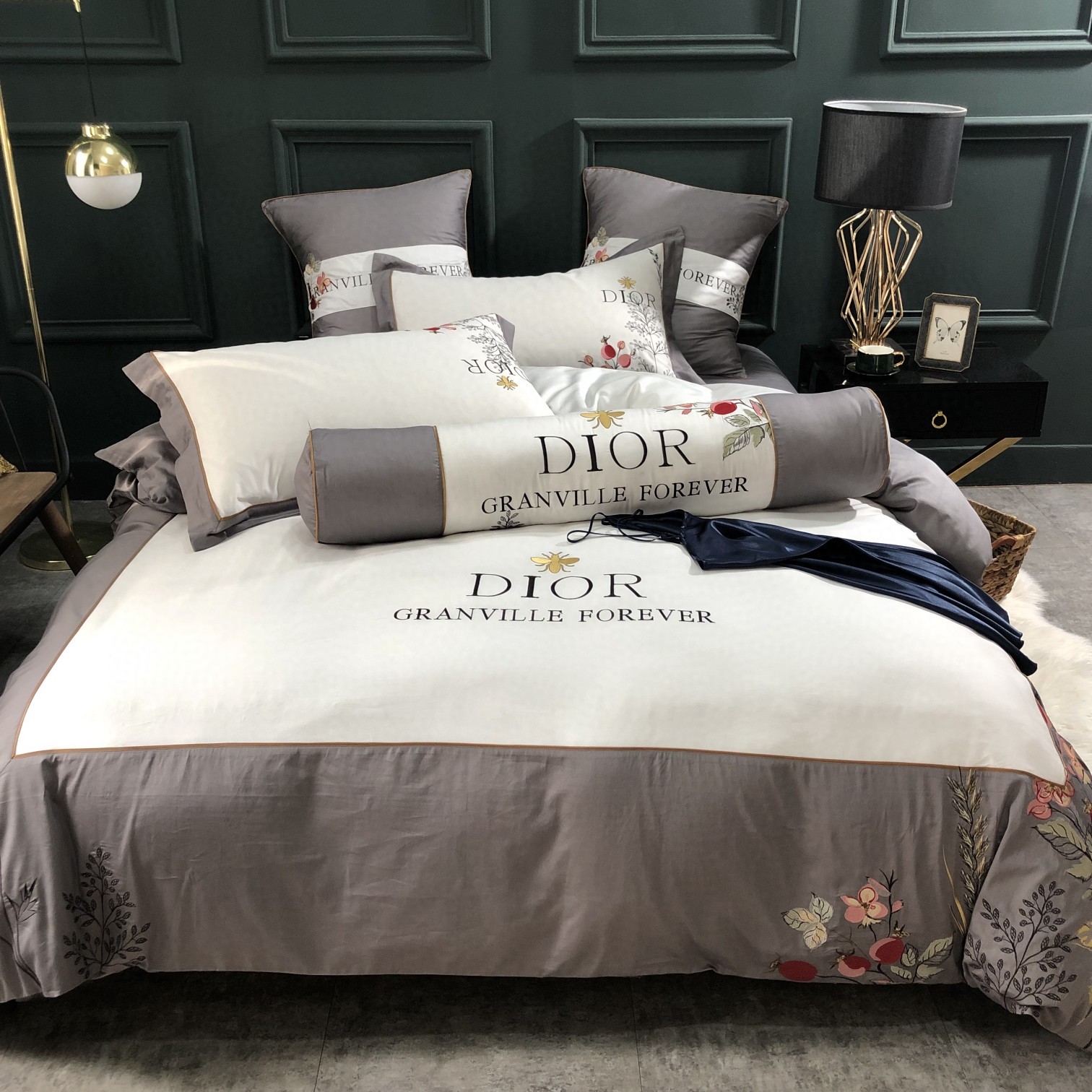 Dior ディオール　掛け布団カバー4点セット　ベッド寝具　ボックスシーツ/枕カバー　２種類　コットン刺繍