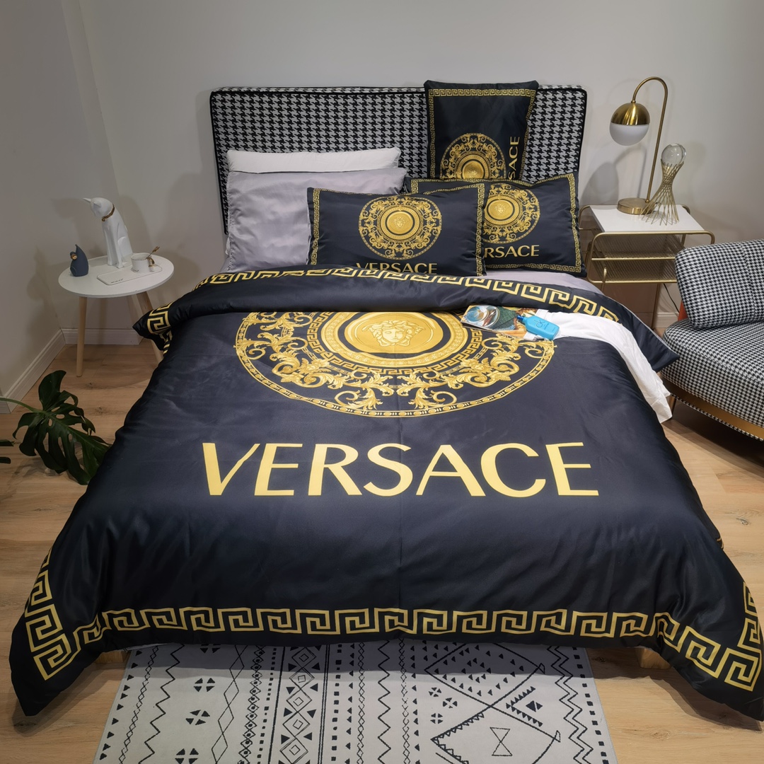 シルク生地　掛け布団カバーセット4点　ダブルサイズ/キングサイズ すべすべベッドカバー　ヴェルサーチVersace3色