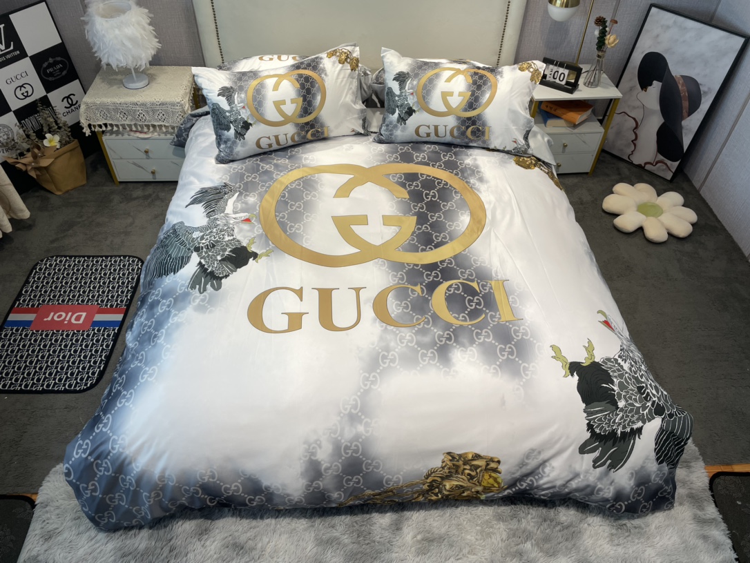 グッチ　掛け布団カバーセット　GUCCI布団カバー4点セット　妙趣の絵柄寝具ベッド用品夏3色 心地よい