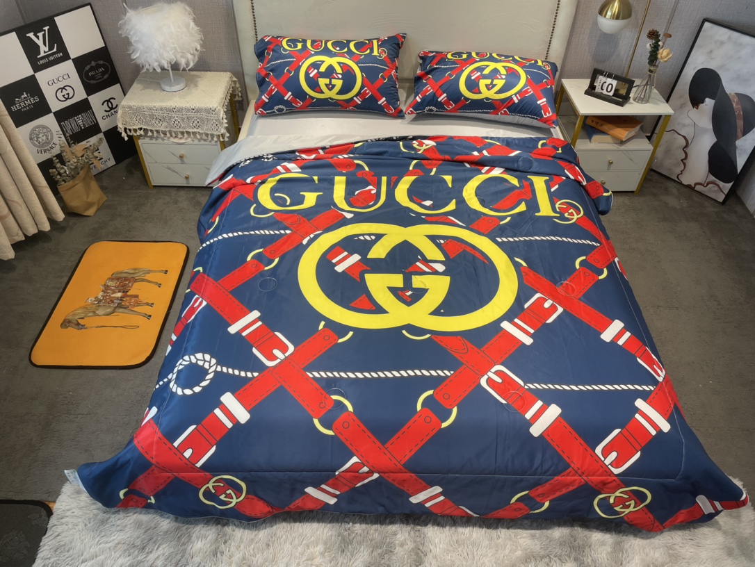 GUCCI/グッチ　夏布団セット3点　肌掛け布団と枕カバーの3点セット　キルトケット　ひんやり涼やか　キルティング　ダブルベッド選べる4色