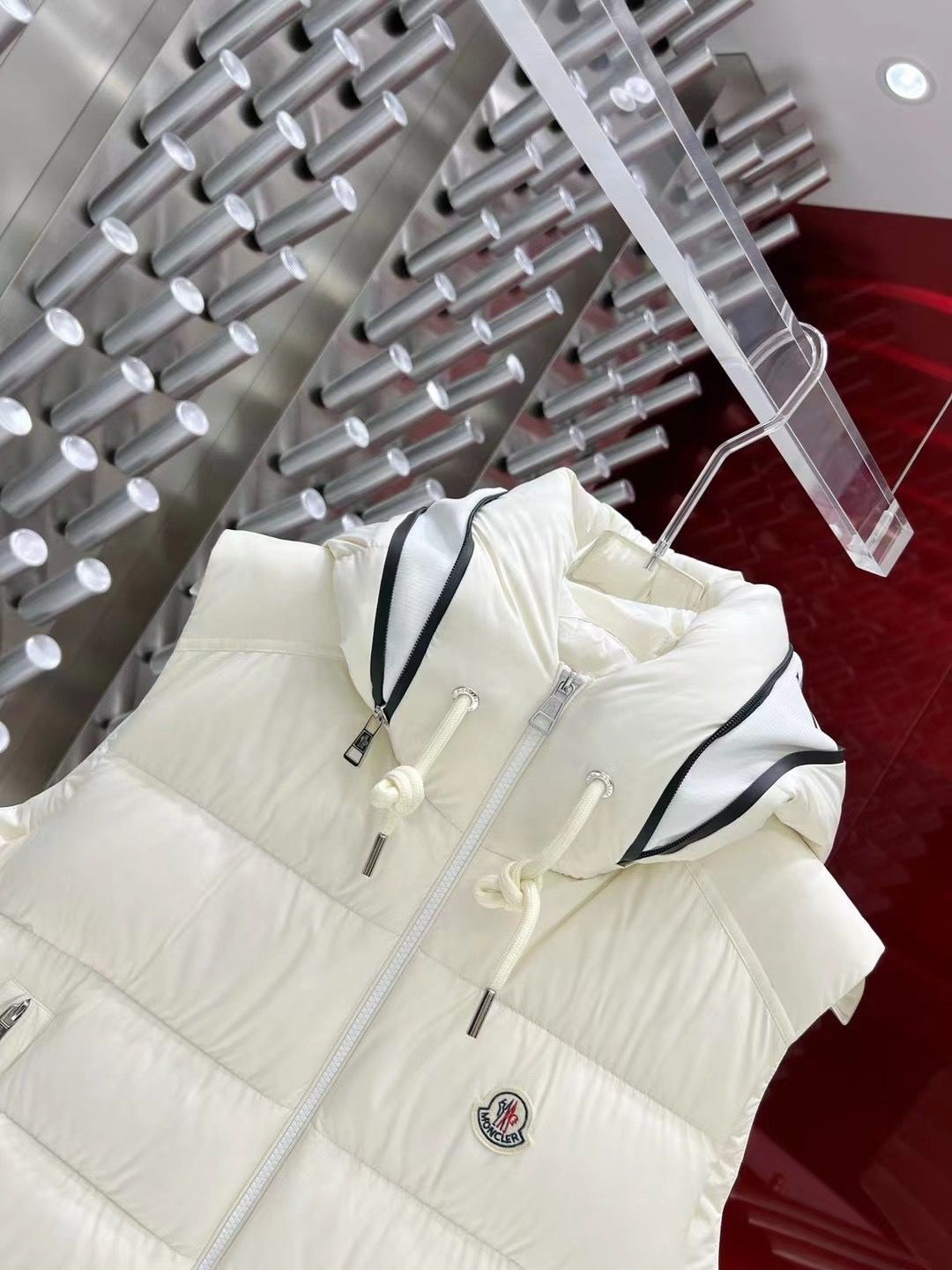 秋冬限定　モンクレール　MONCLER　3色　Cardamine 　ダウンベスト　ベスト　MEN'S　フード付き - 画像 5