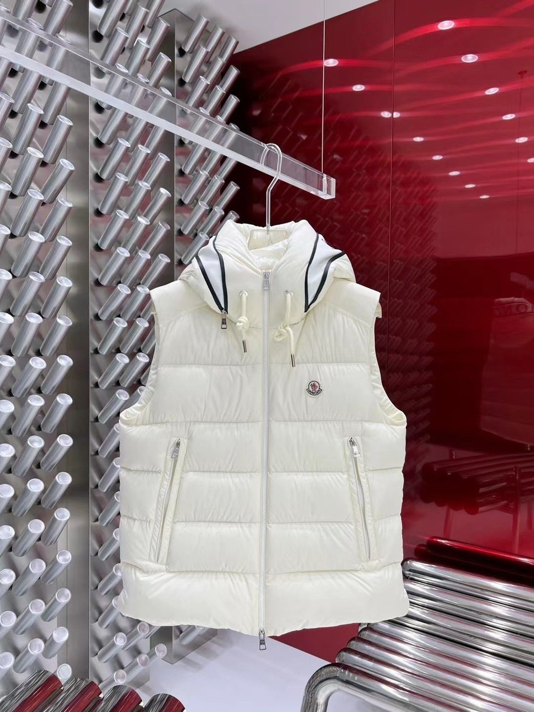 秋冬限定　モンクレール　MONCLER　3色　Cardamine 　ダウンベスト　ベスト　MEN'S　フード付き - 画像 3