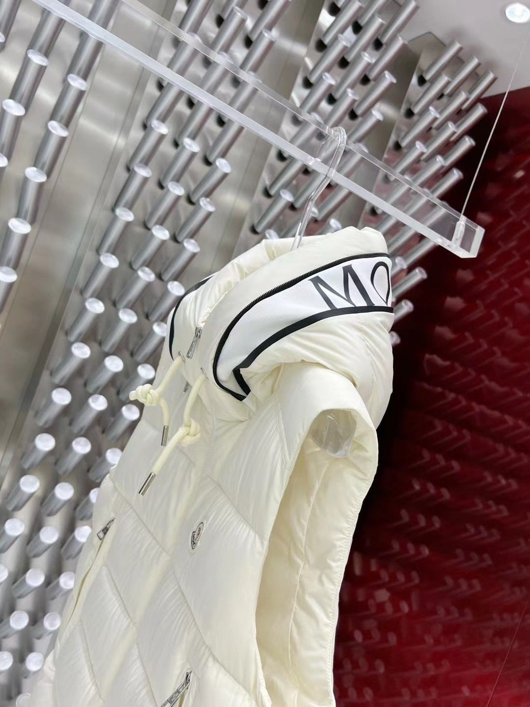 秋冬限定　モンクレール　MONCLER　3色　Cardamine 　ダウンベスト　ベスト　MEN'S　フード付き - 画像 7