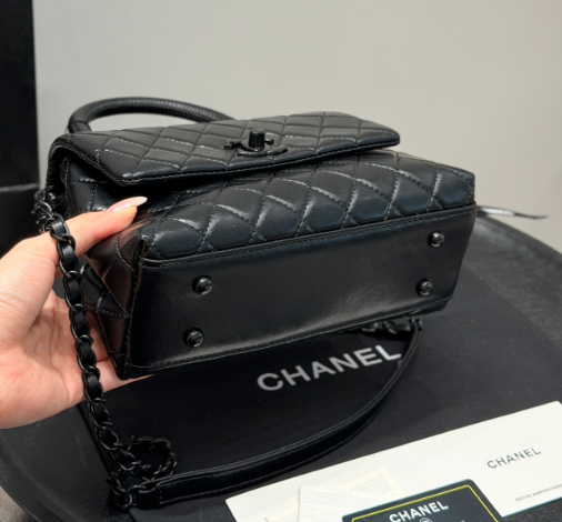 CHANEL マトラッセ ミニハンドバッグ 黒 1色 🖤 - 画像 4