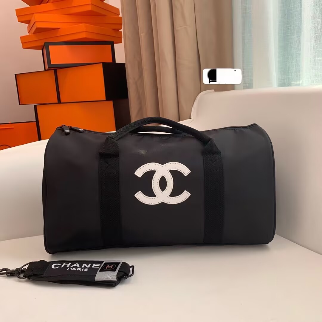 シャネル　CHANEL　レディースバッグ　旅行バッグ　ボストンバッグ　大容量　ブラック　ハンドバッグ　ココマーク　ショルダーバッグ　ブラック金具
