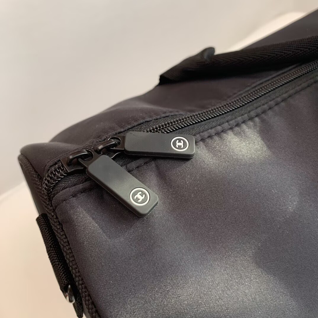 シャネル　CHANEL　レディースバッグ　旅行バッグ　ボストンバッグ　大容量　ブラック　ハンドバッグ　ココマーク　ショルダーバッグ　ブラック金具 - 画像 4