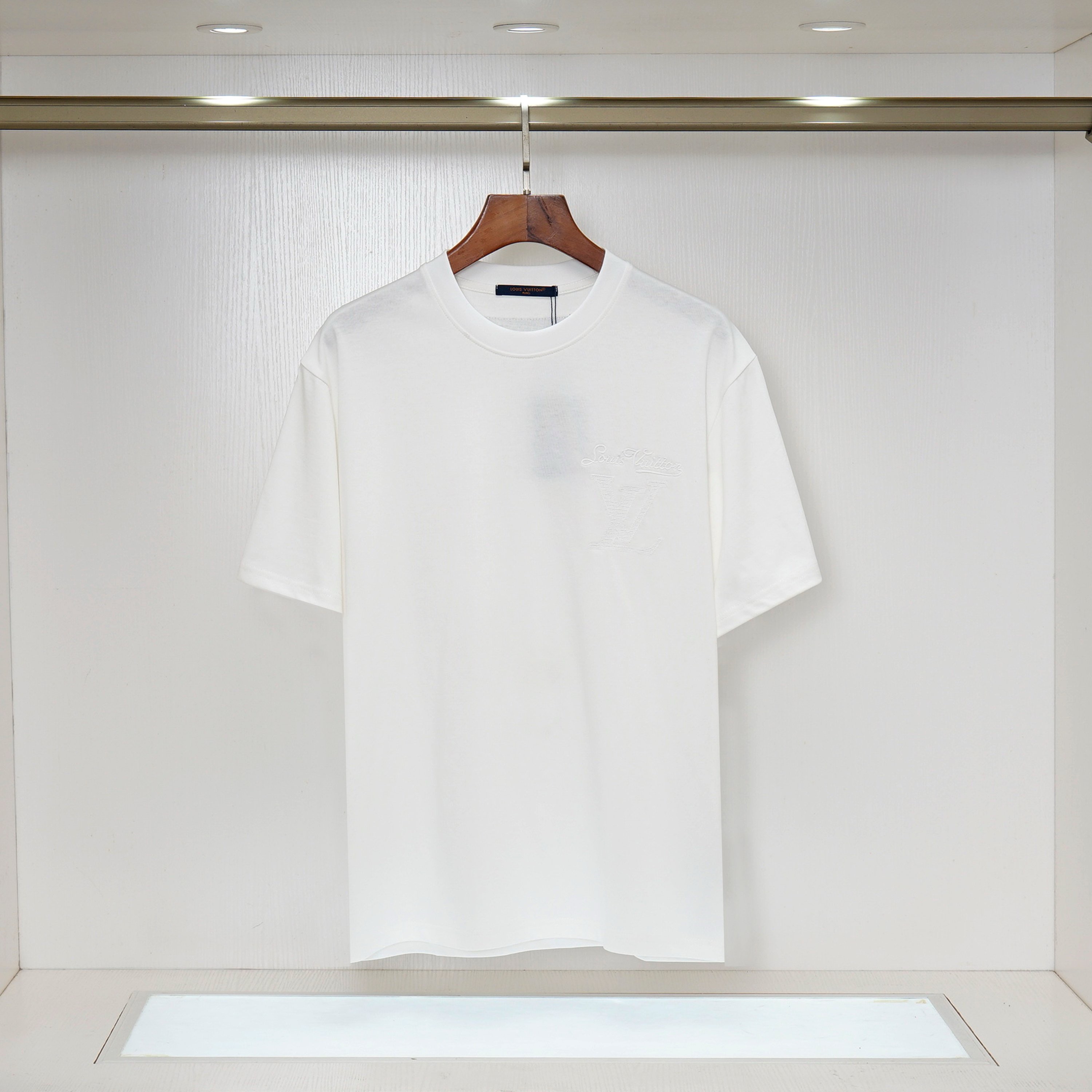 ルイヴィトン　Louis Vuitton　クルーネックTシャツ　T-Shirt　シャツ　半袖Tシャツ　メンズTシャツ　白/黒　刺繍シャツ　2色 - 画像 3
