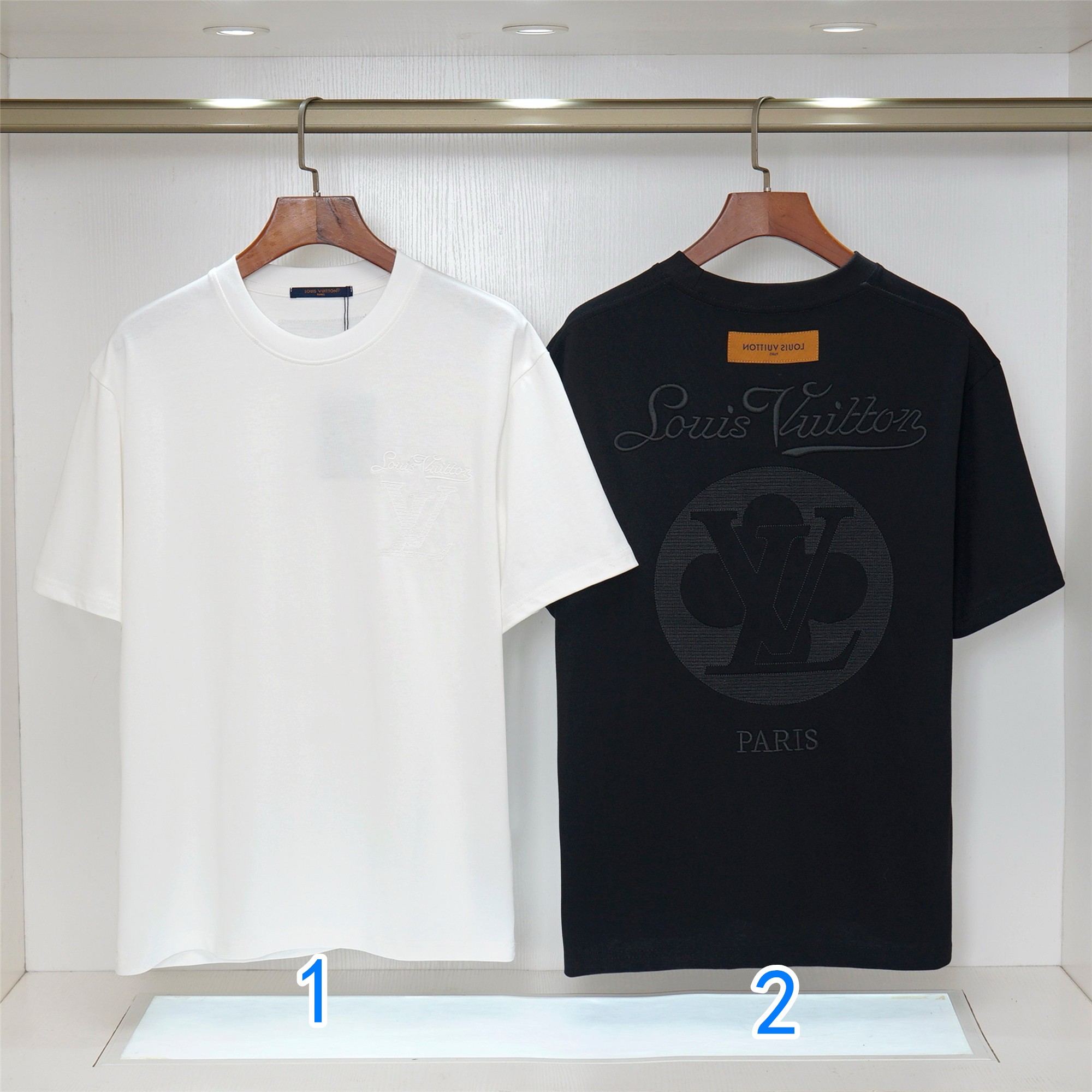 ルイヴィトン　Louis Vuitton　クルーネックTシャツ　T-Shirt　シャツ　半袖Tシャツ　メンズTシャツ　白/黒　刺繍シャツ　2色 - 画像 1