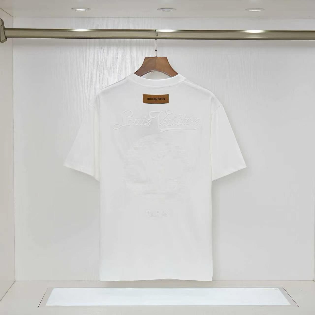 ルイヴィトン　Louis Vuitton　クルーネックTシャツ　T-Shirt　シャツ　半袖Tシャツ　メンズTシャツ　白/黒　刺繍シャツ　2色 - 画像 4