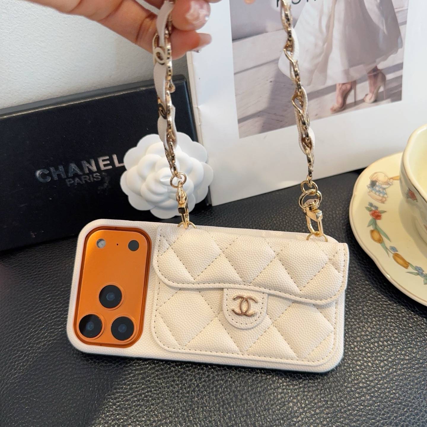 CHANEL シャネル フォンケース ファンタジー チェーン ファッション インスタ映え ホワイト - 画像 5