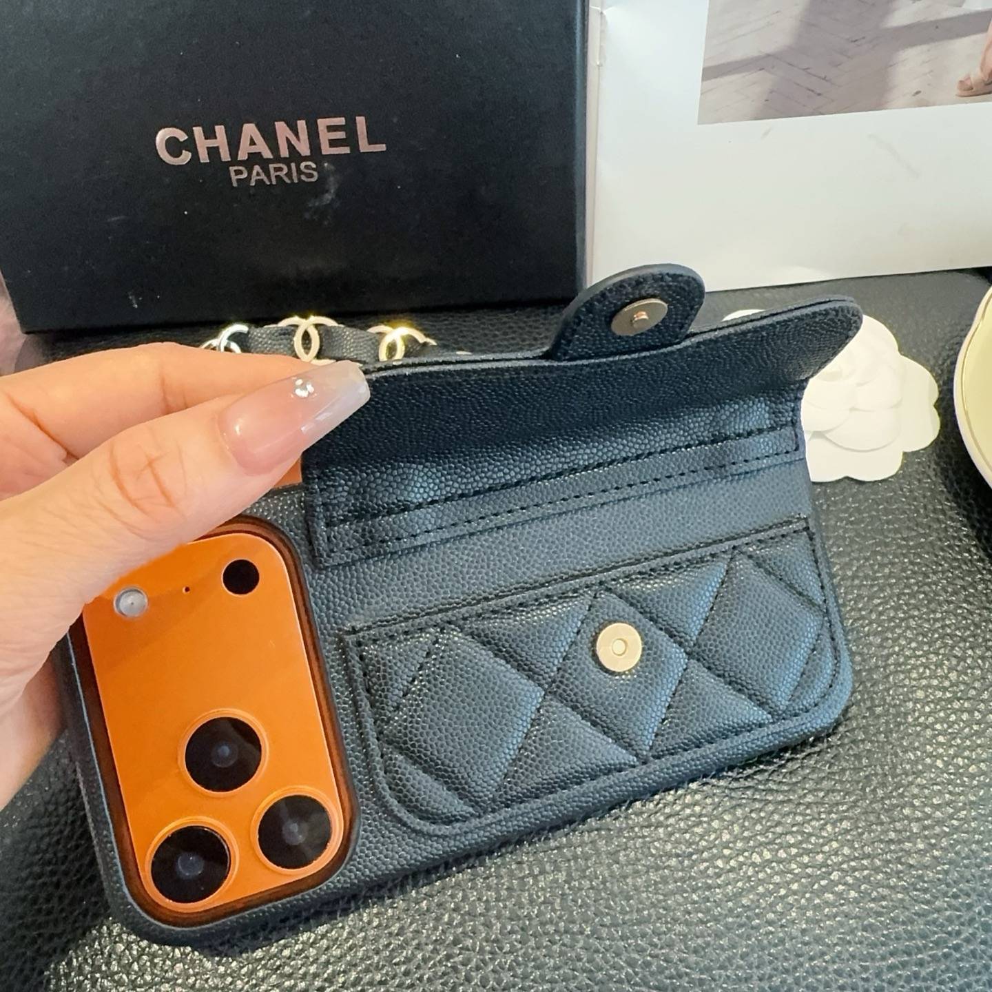 CHANEL シャネル フlipケース ファッション ブランド ロゴ ブラック オレンジ - 画像 6