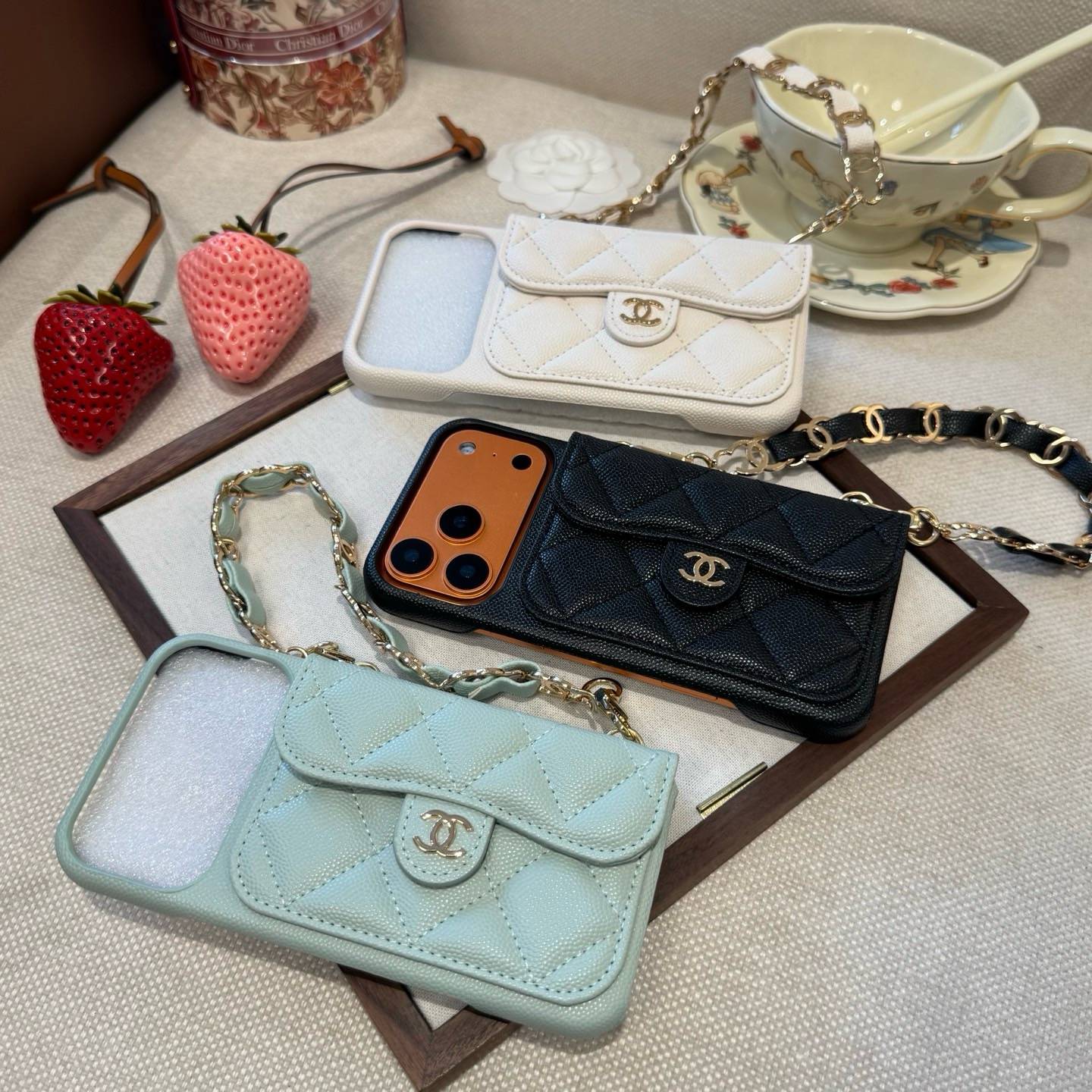 CHANEL シャネル ファッションスマホケース ファンシーモデル ロゴTシャツ ブラック ホワイト - 画像 2