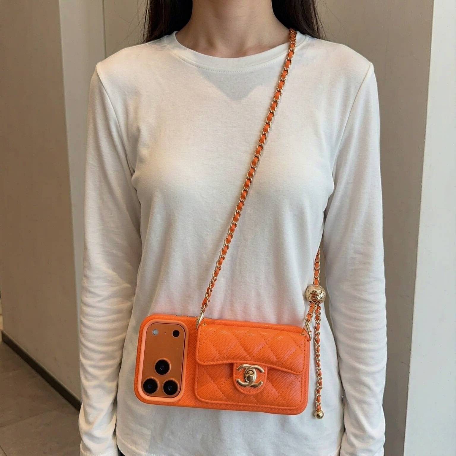 CHANEL シャネル フォンケース チェーン付き ファンシーファッション オレンジ
