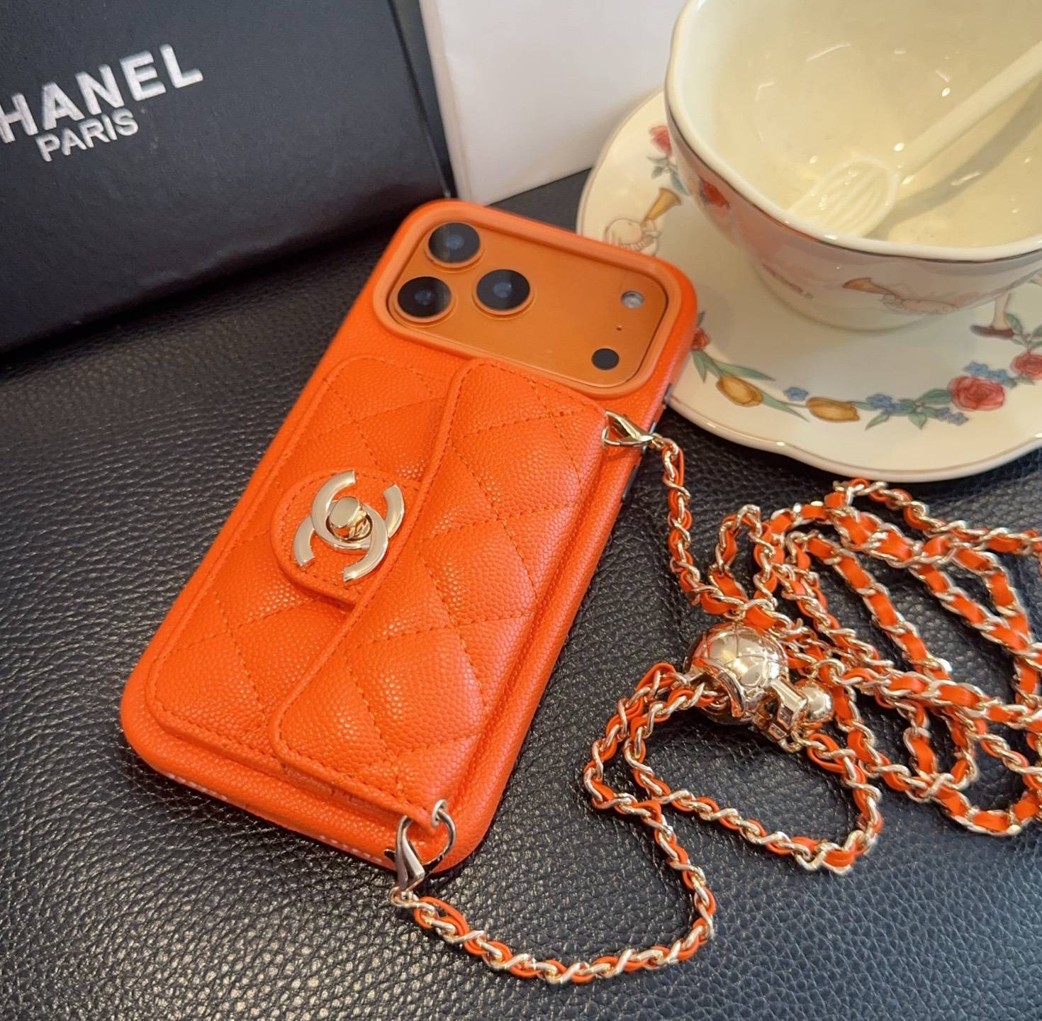 CHANEL シャネル フォンケース チェーン付き ファンシーファッション オレンジ - 画像 7