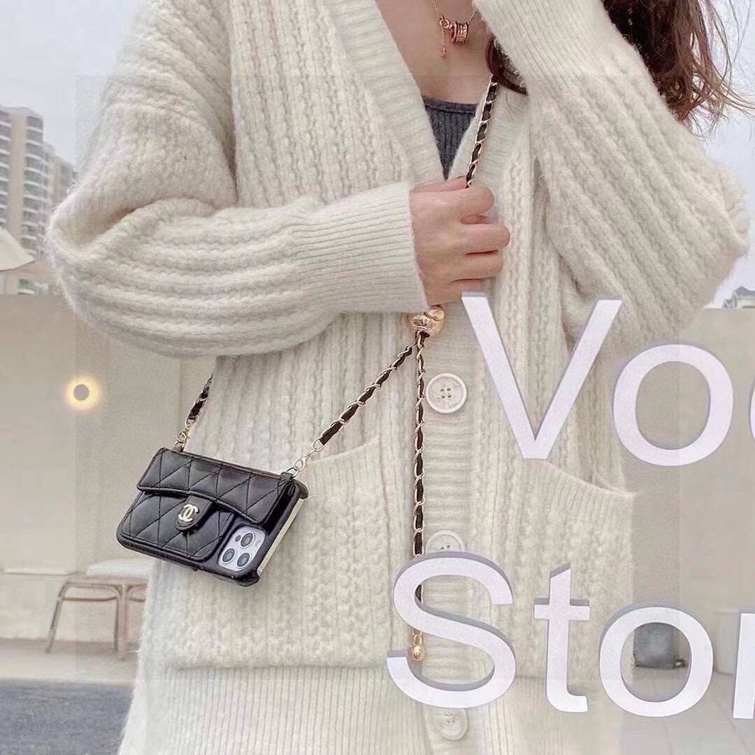 CHANEL シャネル チェーン付きスマホケース プレミアム ブラック