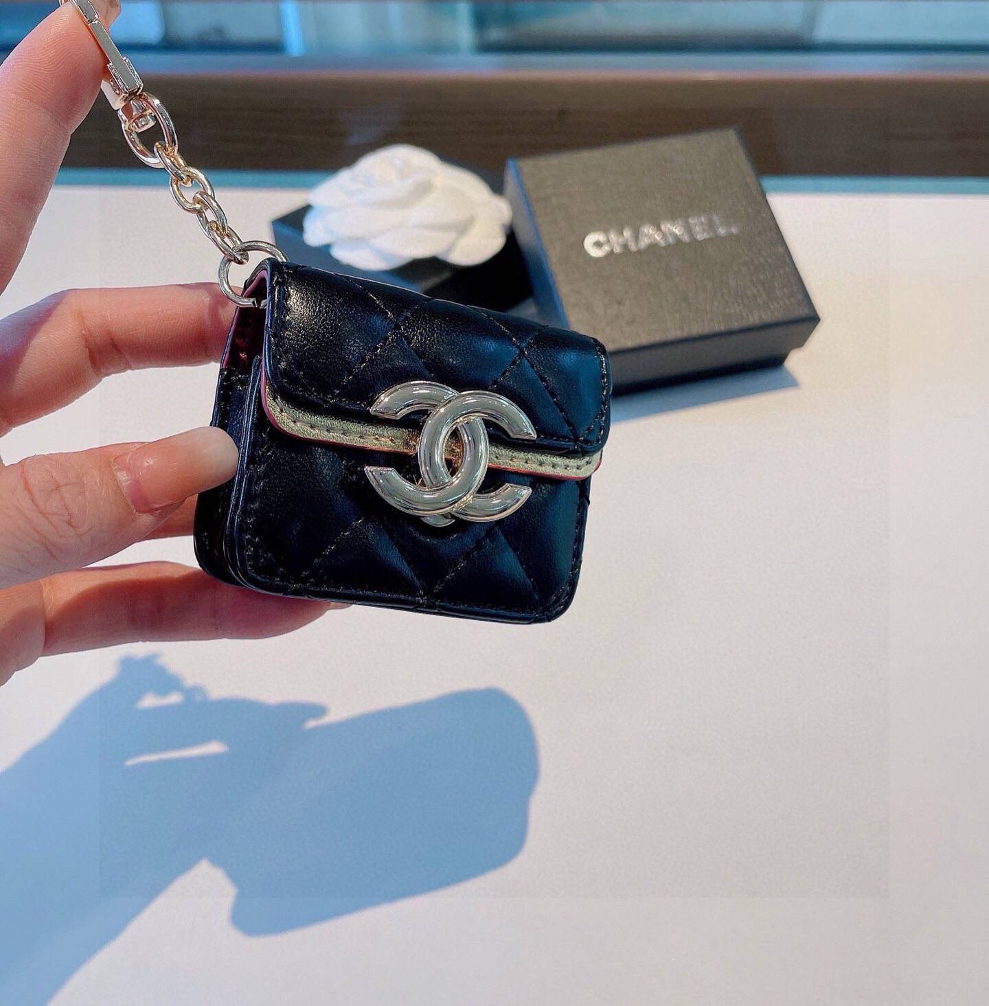 CHANEL シャネル ヘッドフォンケース ミニポーチ バイカラー ロゴTシャツ ブラック ピンク - 画像 2