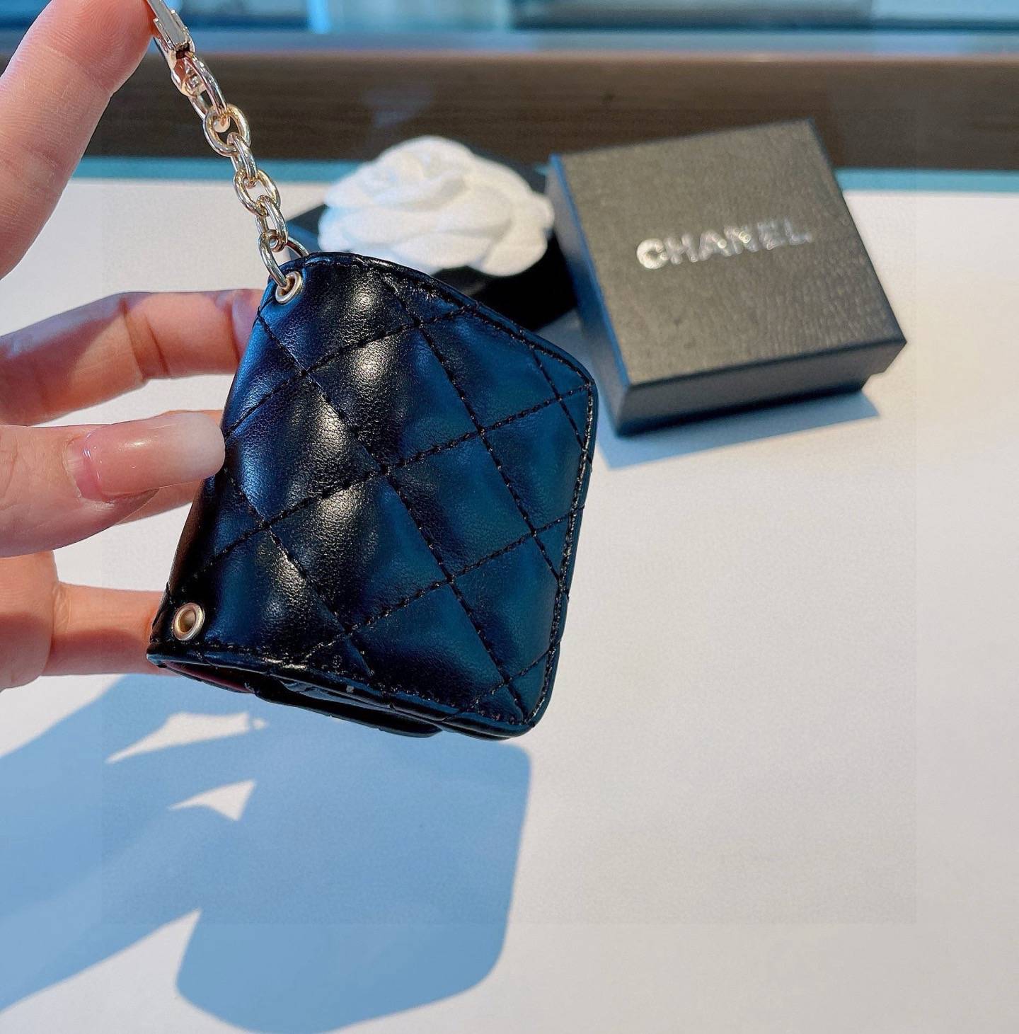 CHANEL シャネル ヘッドフォンケース ミニバッグ チェック柄 ファッション アクセサリー ブラック - 画像 7
