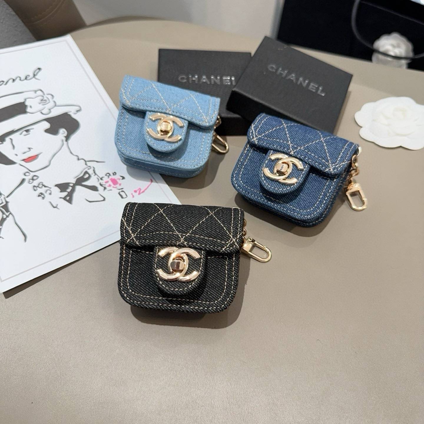 CHANEL シャネル バッグ エアポッドケース ココマーク デニム 黒 ホワイト