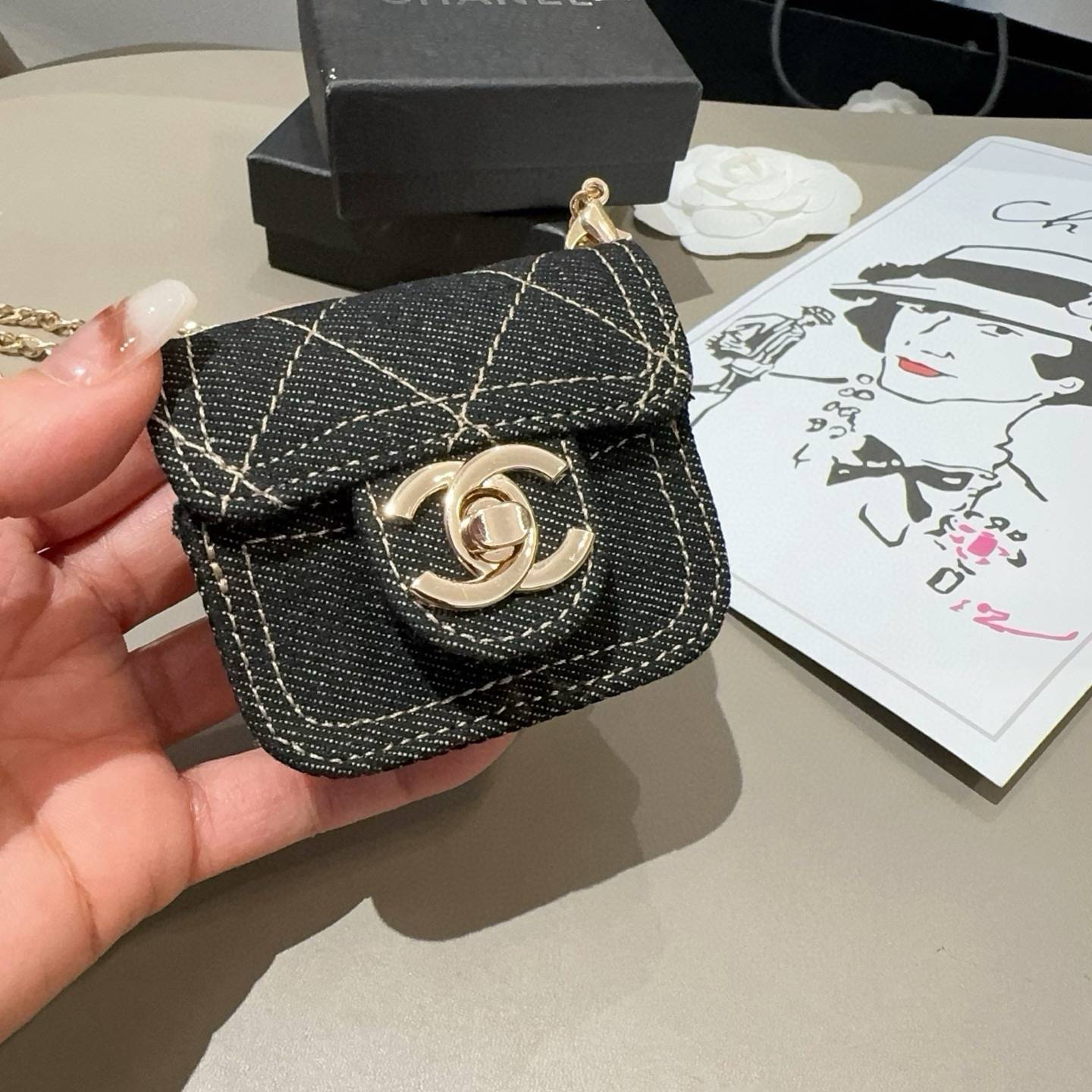 CHANEL シャネル バッグ エアポッドケース ココマーク デニム 黒 ホワイト - 画像 5