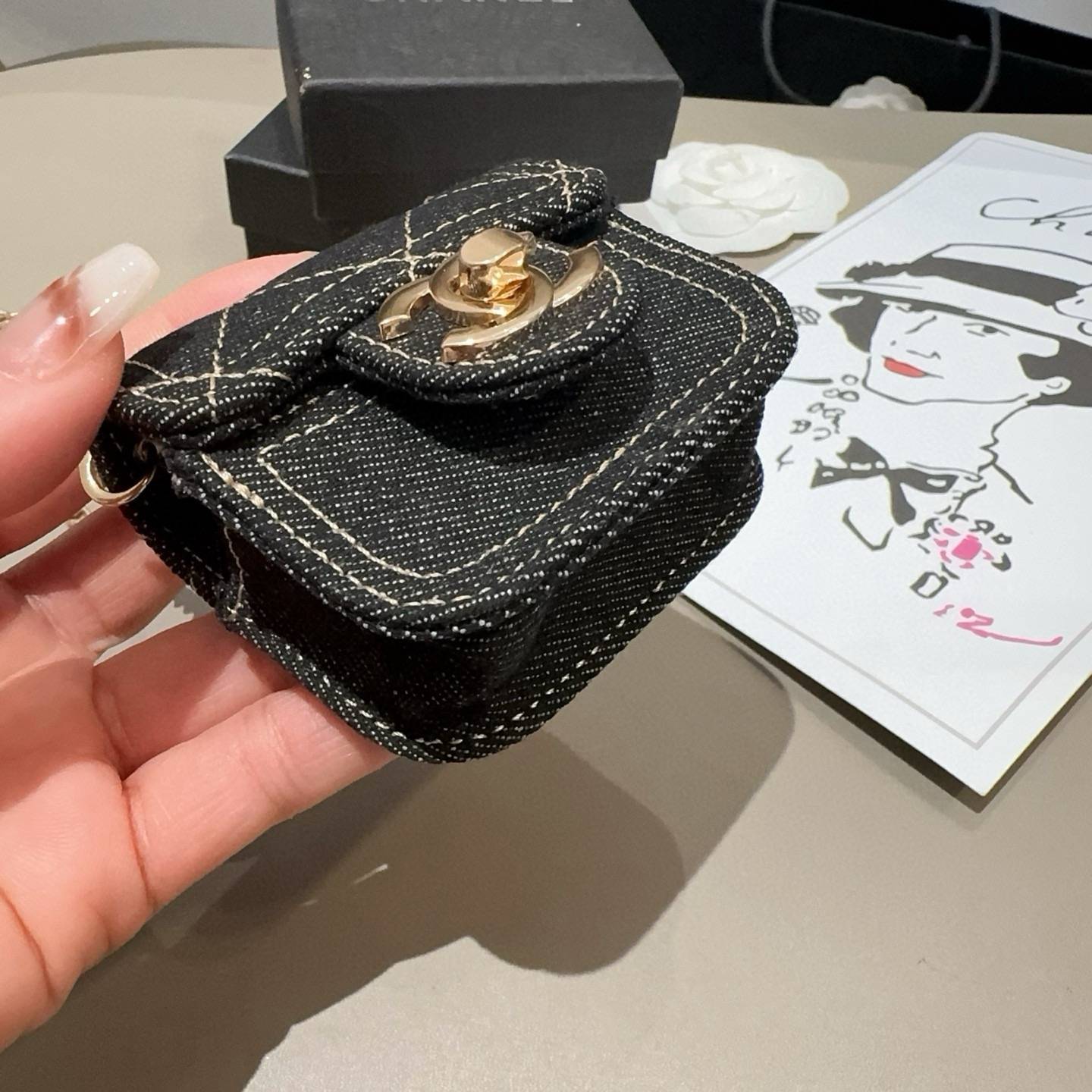 CHANEL シャネル バッグ エアポッドケース ココマーク デニム 黒 ホワイト - 画像 6