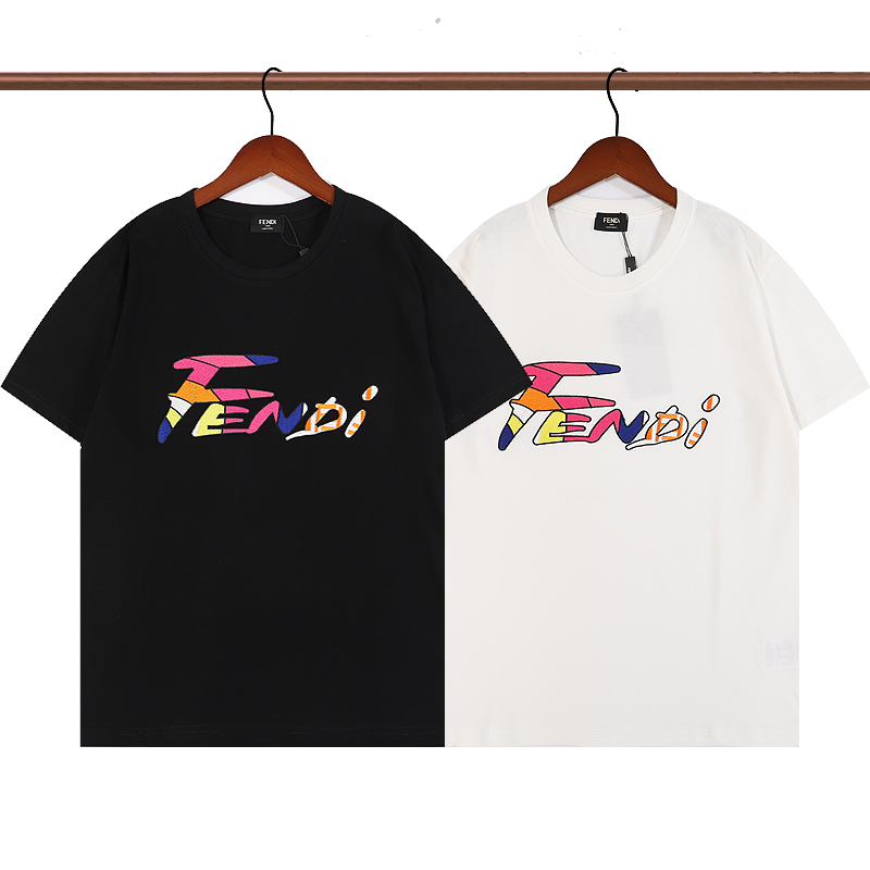 FENDI　フェンディ　クルーネックシャツ　プリントシャツ　半袖シャツ　Ｔ-Shirt　ブラック/ホワイト　2色　男女兼用