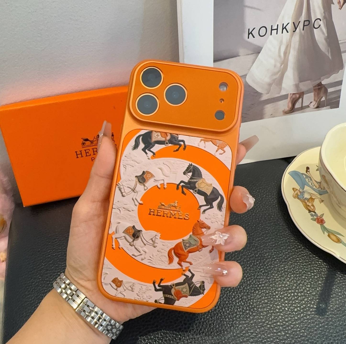 HERMES フェリシモ iPhone 18シリーズ対応 iPhoneケース スマホケース レディース ロゴ入り オレンジ - 画像 2