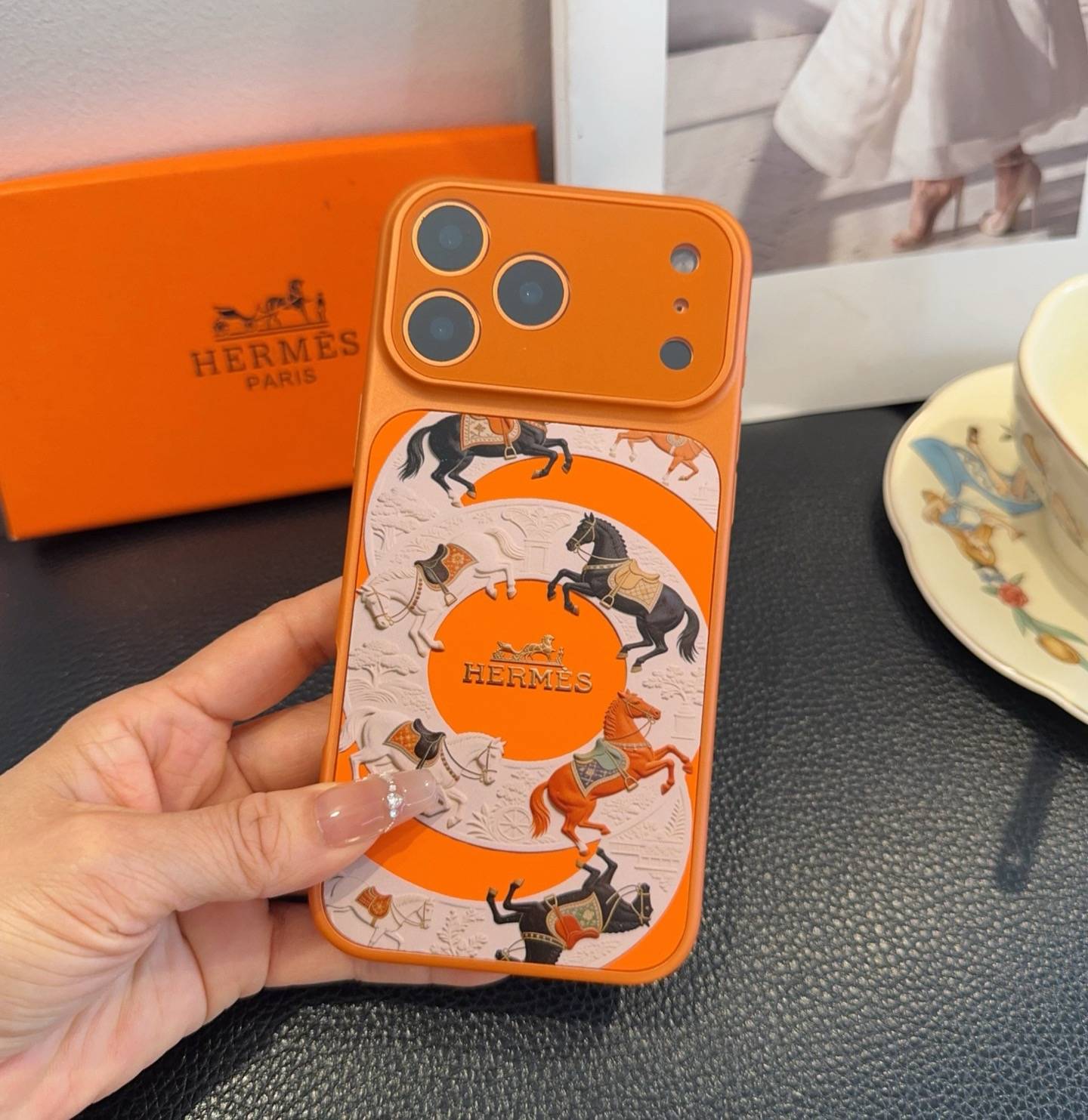 HERMES フェリシモ iPhone 18シリーズ対応 iPhoneケース スマホケース レディース ロゴ入り オレンジ - 画像 7