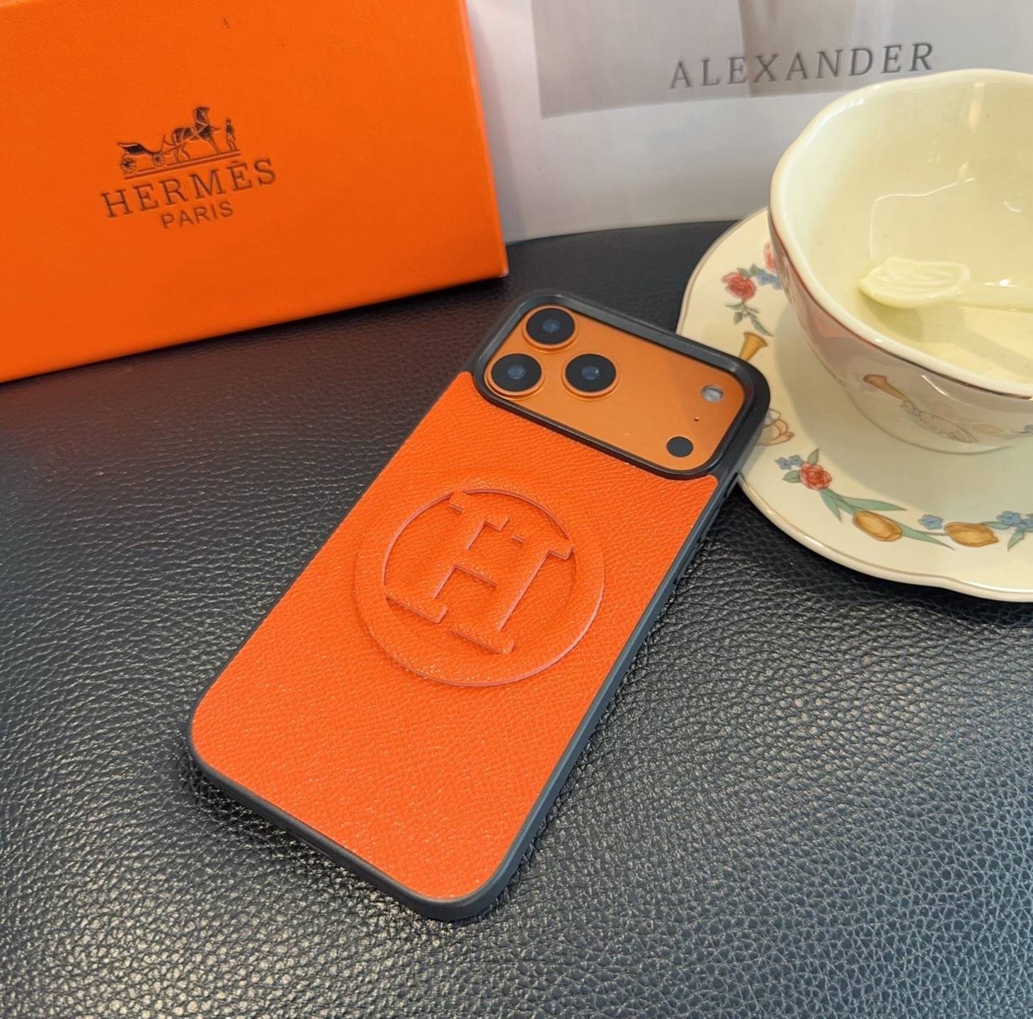 Hermes 愛馬仕 iPhone 18シリーズ対応 iPhoneケース スマホケース レディース ロゴ入り オレンジ - 画像 7