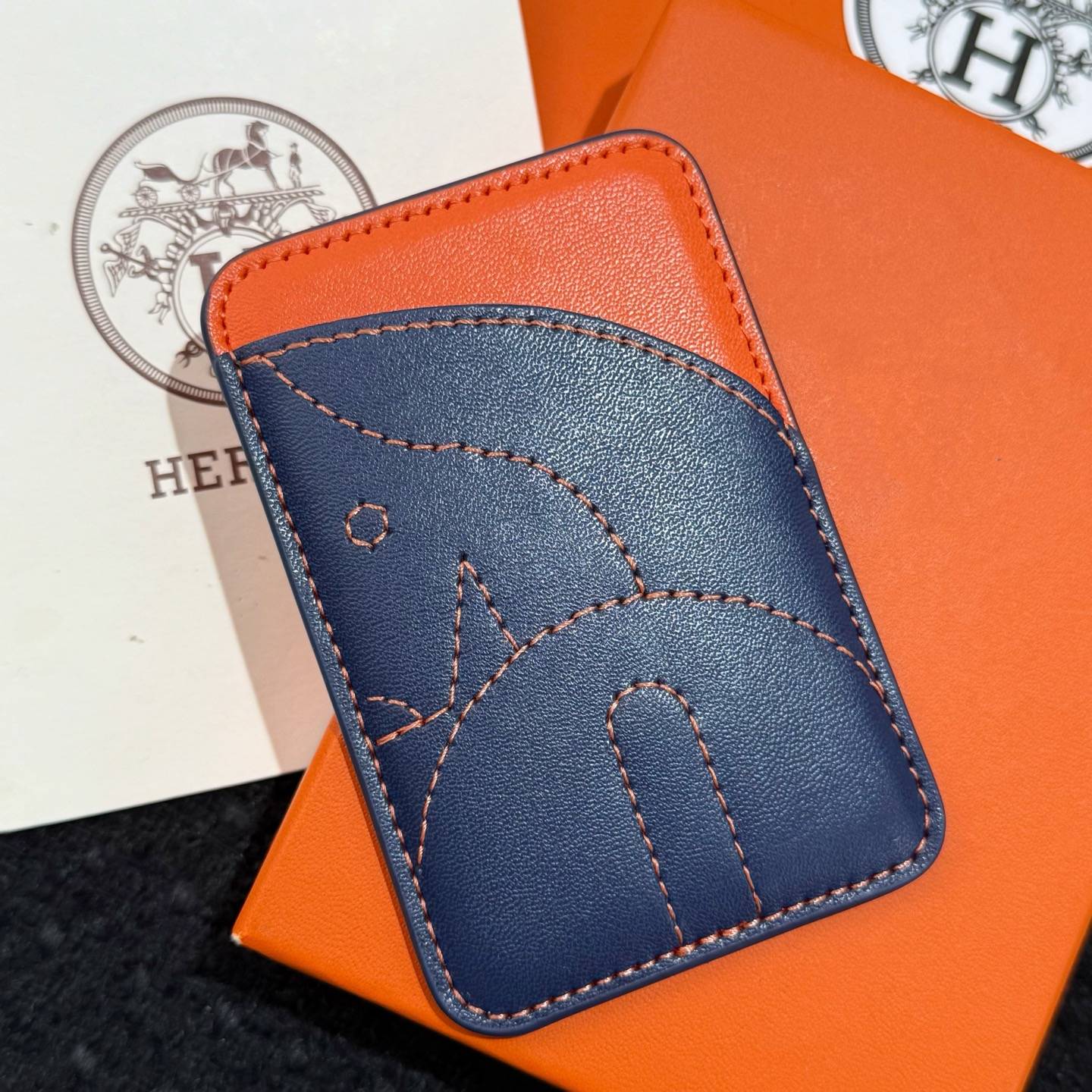 HERMES 愛馬仕 iPhone 18シリーズ対応 iPhoneケース スマホケース レディース 駿馬 マグセーフ対応 ブルー - 画像 5