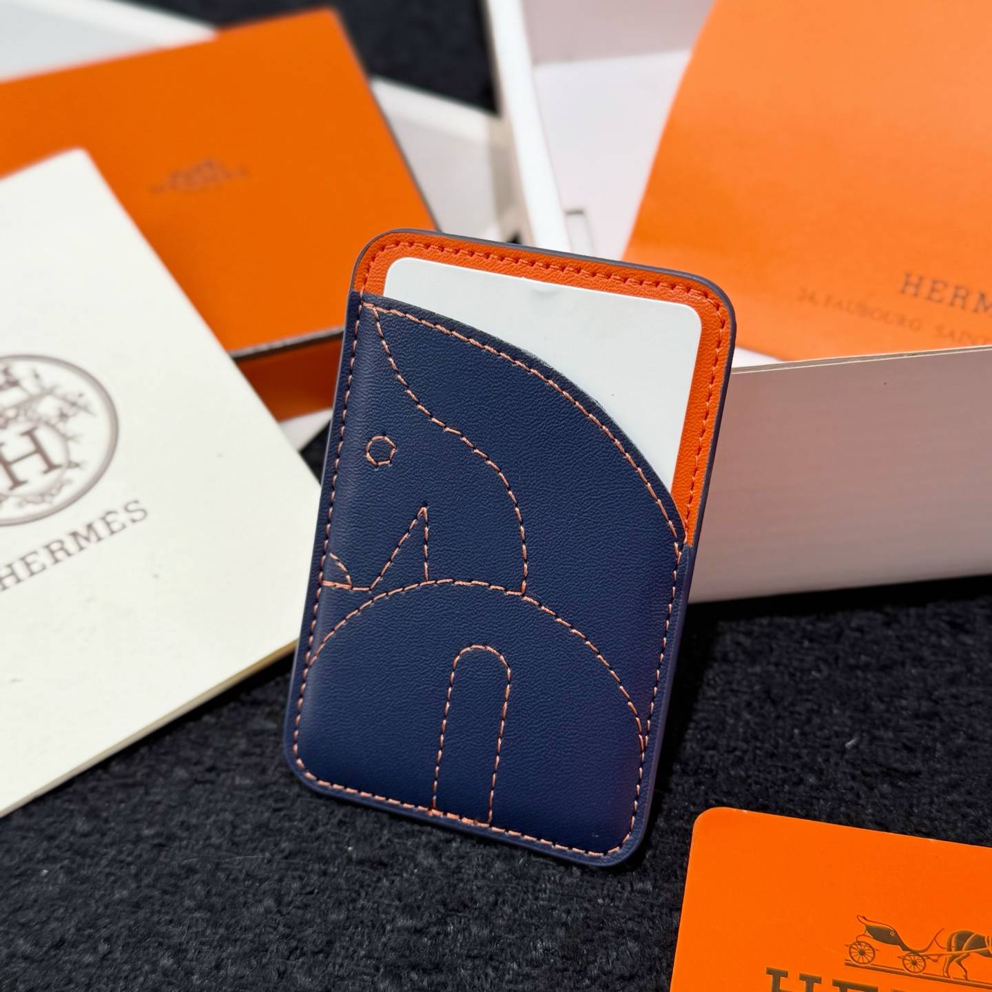 HERMES 愛馬仕 iPhone 18シリーズ対応 iPhoneケース スマホケース レディース 駿馬 マグセーフ対応 ブルー - 画像 9
