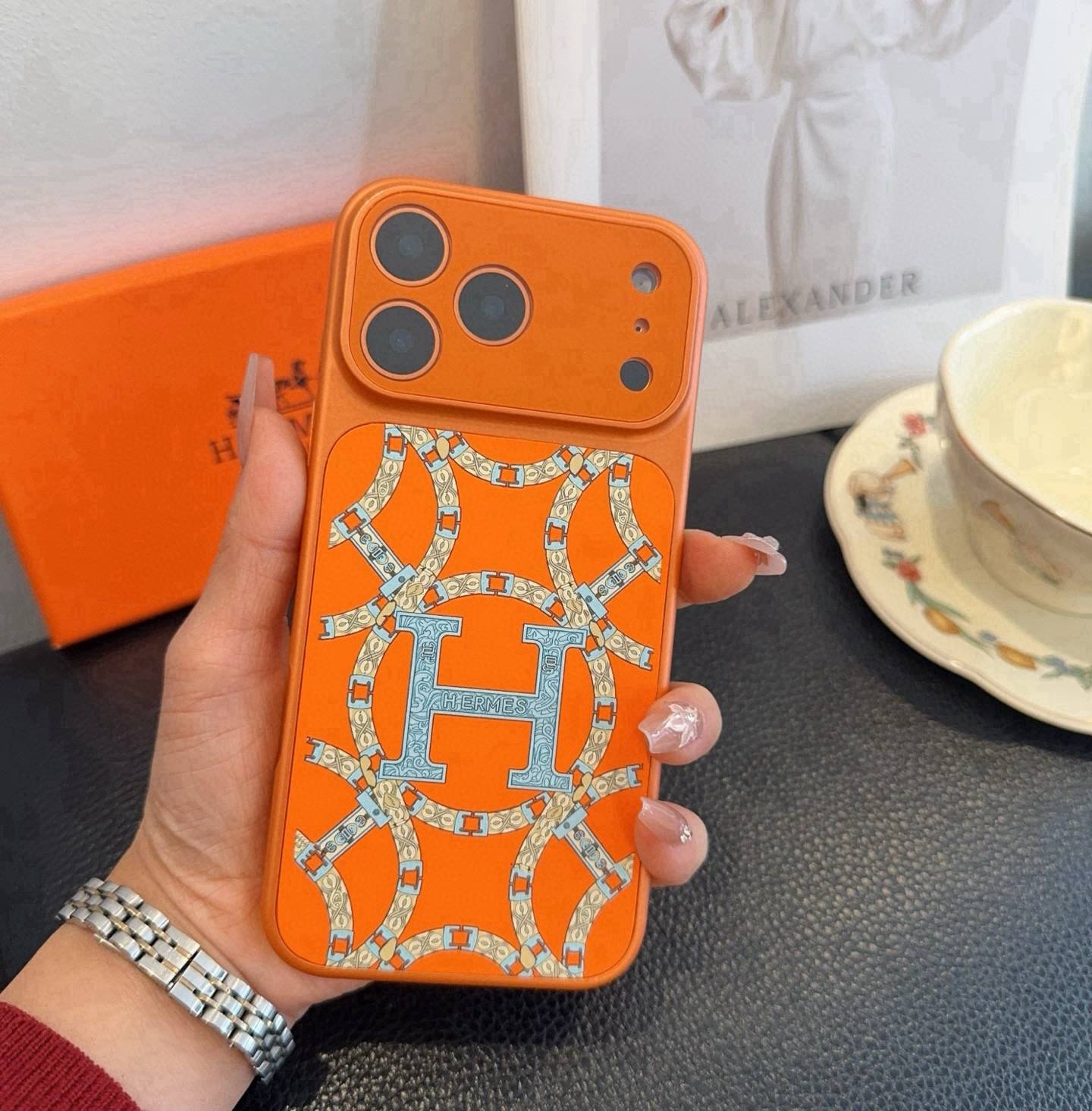 HERMES ヘルメス iPhone 18シリーズ対応 iPhoneケース スマホケース 全機種対応 レディース ロゴ入り スマホケース オレンジ - 画像 3
